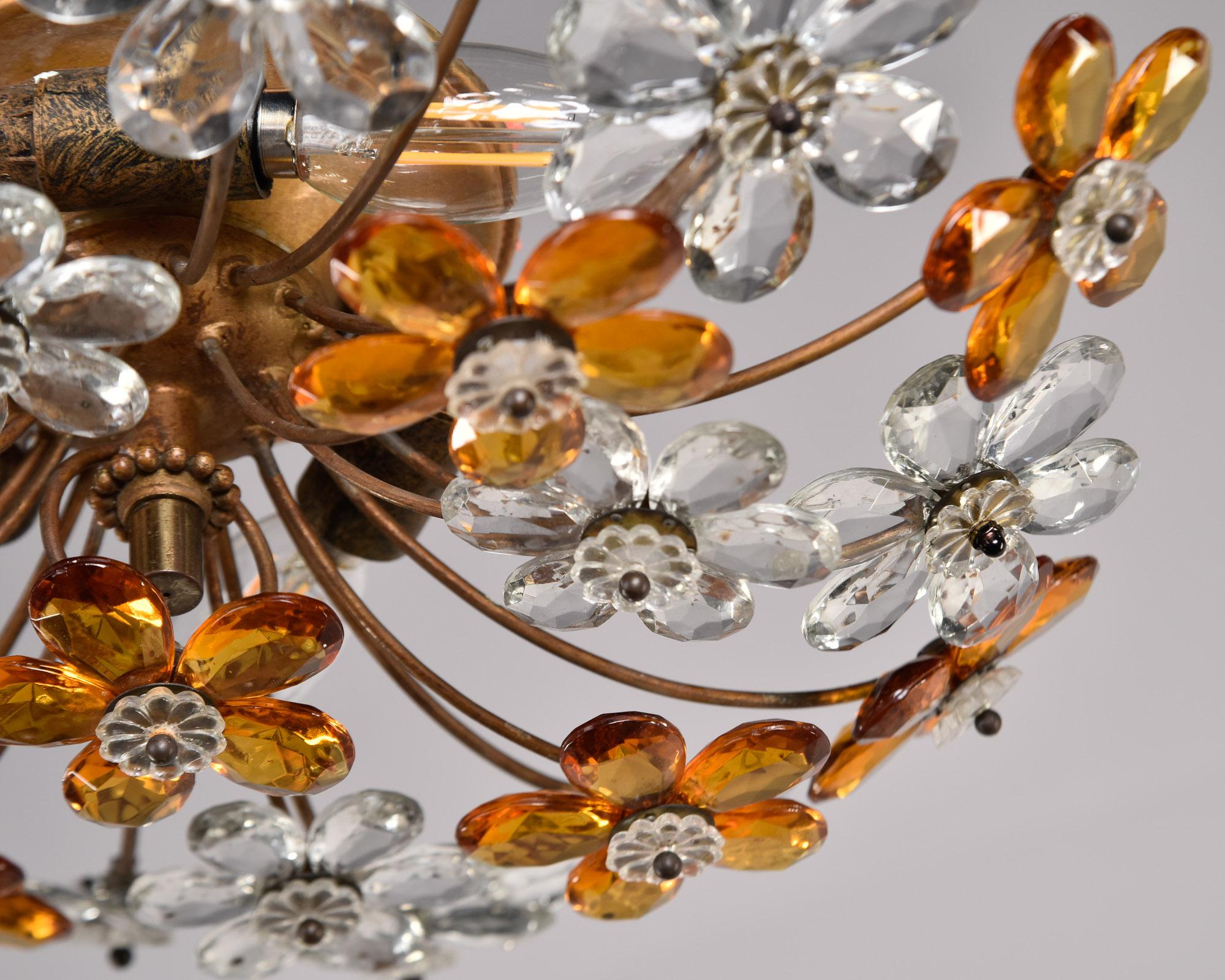 Plafonnier à fleur en cristal de style Maison Bagues du milieu du siècle dernier Bon état - En vente à Troy, MI