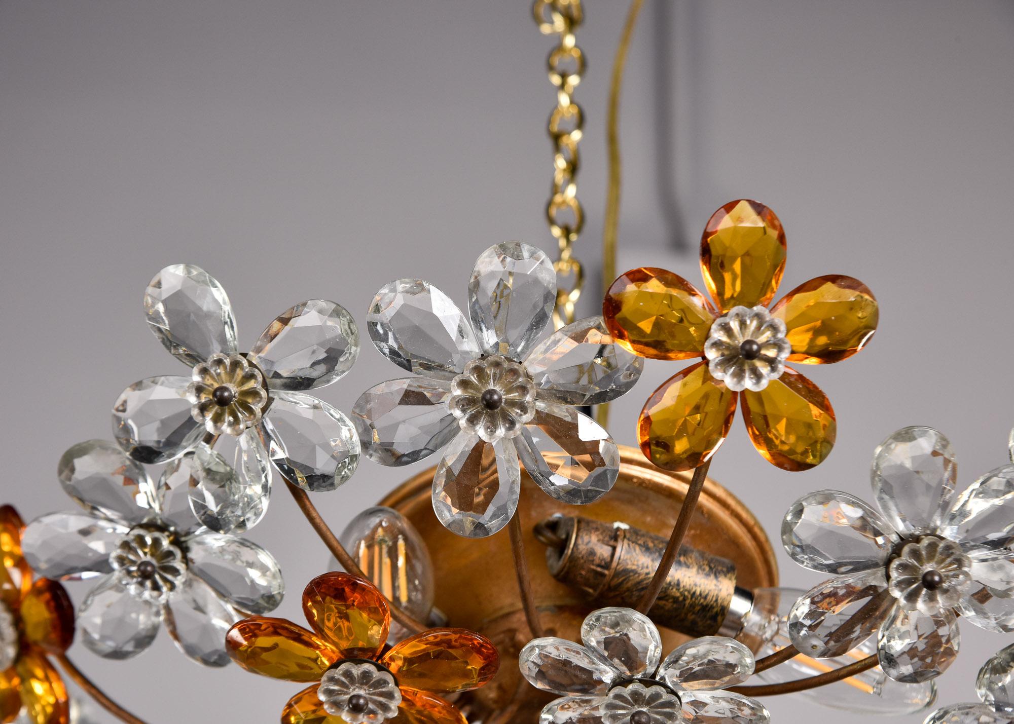 Plafonnier à fleur en cristal de style Maison Bagues du milieu du siècle dernier en vente 2