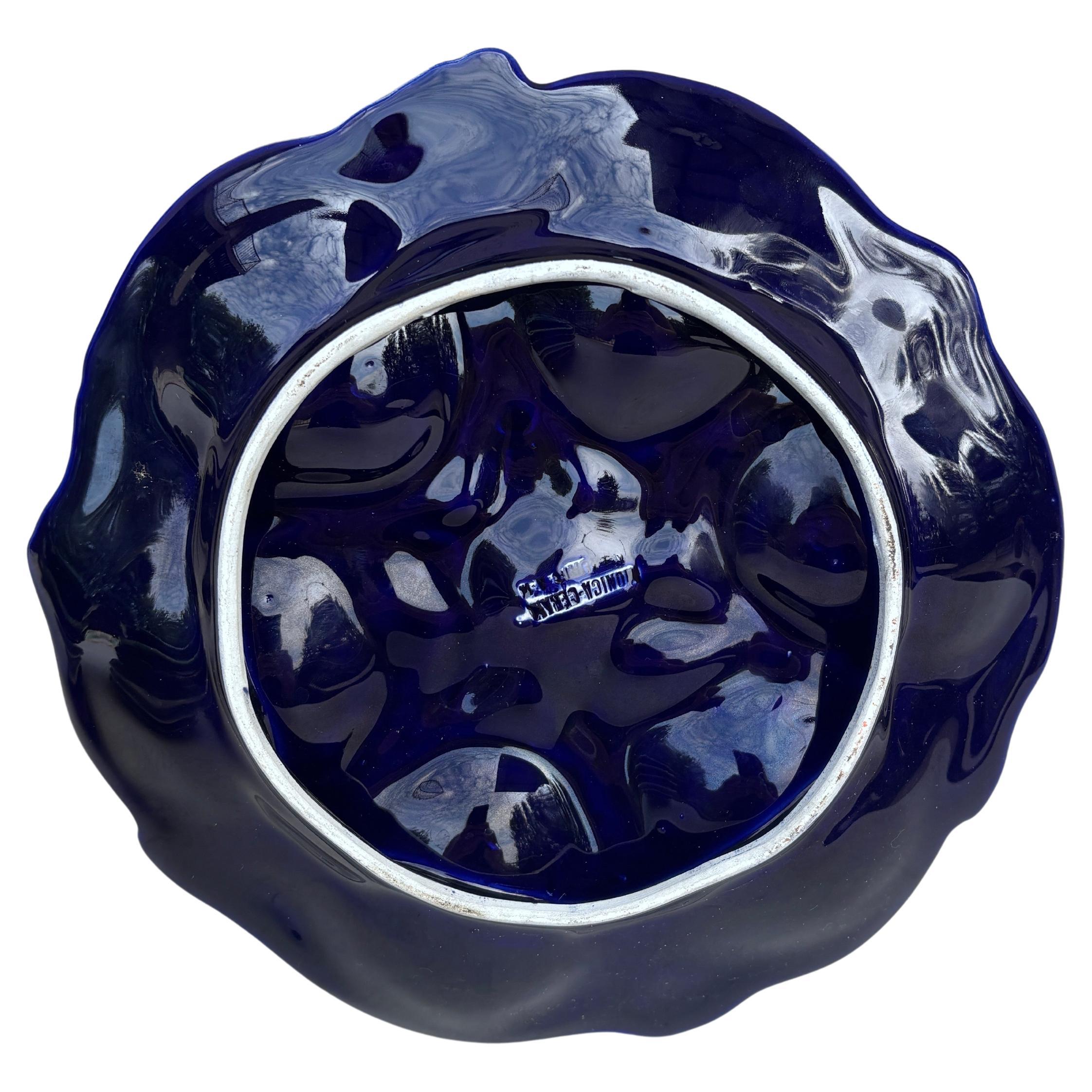 Mid-Century Modern Assiette à huîtres en majolique du milieu du siècle, Cobalt Navy Vallauris en vente