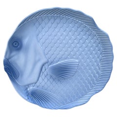Assiette à poisson en majolique du milieu du siècle Salins Les Bains