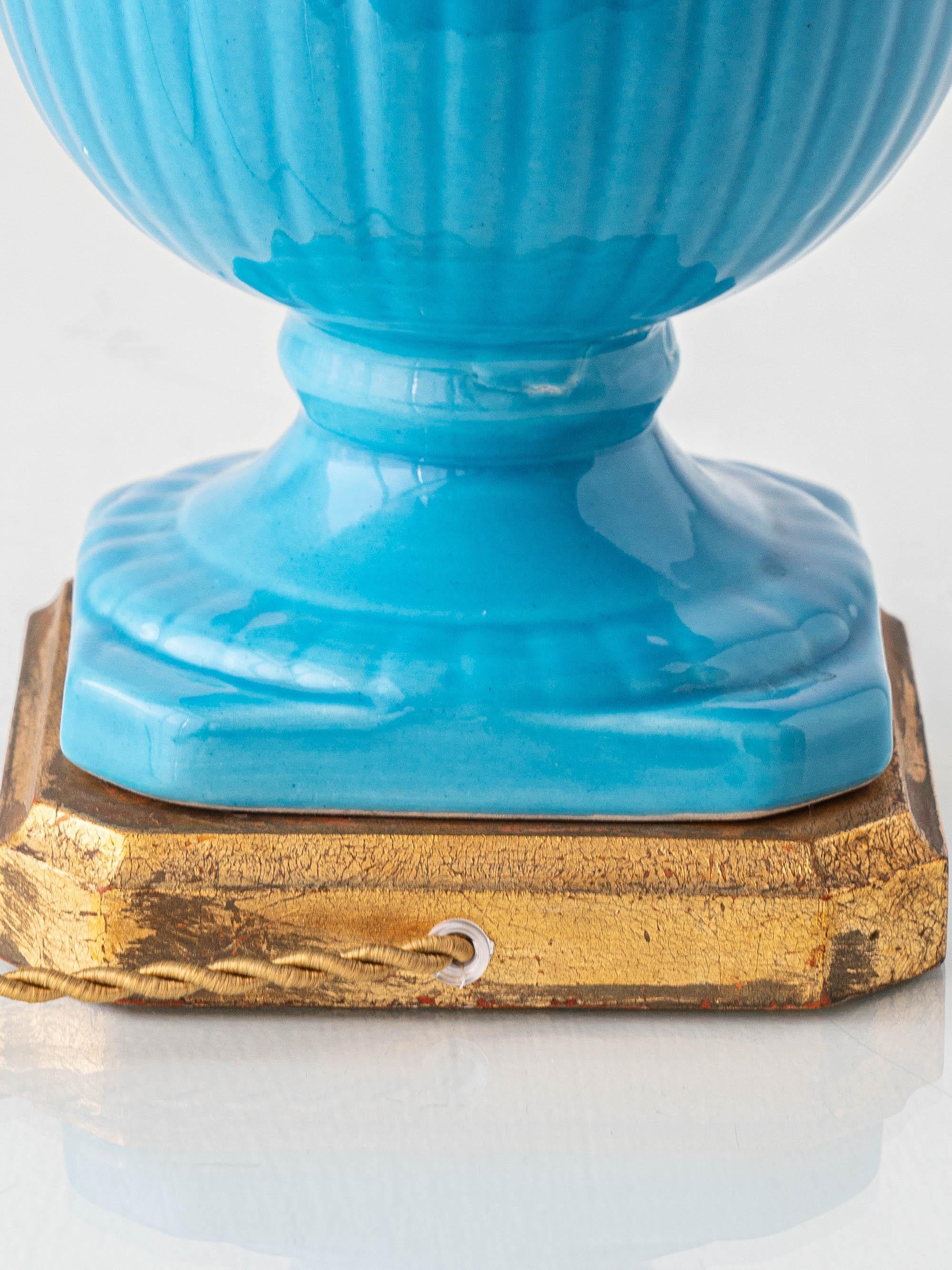 Lampe de table Manises du milieu du siècle en céramique émaillée turquoise, abat-jour en soie neuf en vente 2