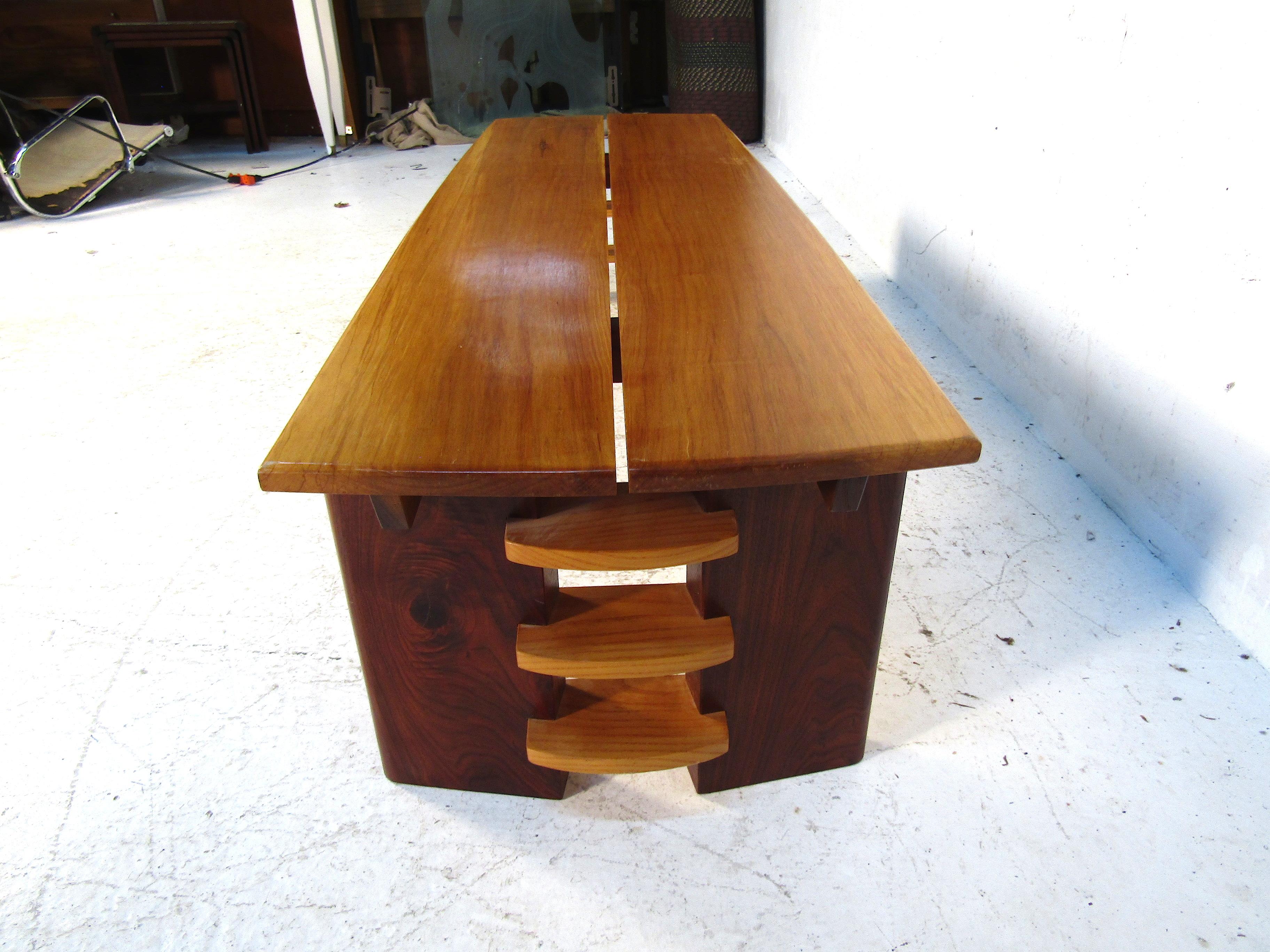 Midcentury Maple and Walnut Coffee Table In Good Condition For Sale In Brooklyn, NY