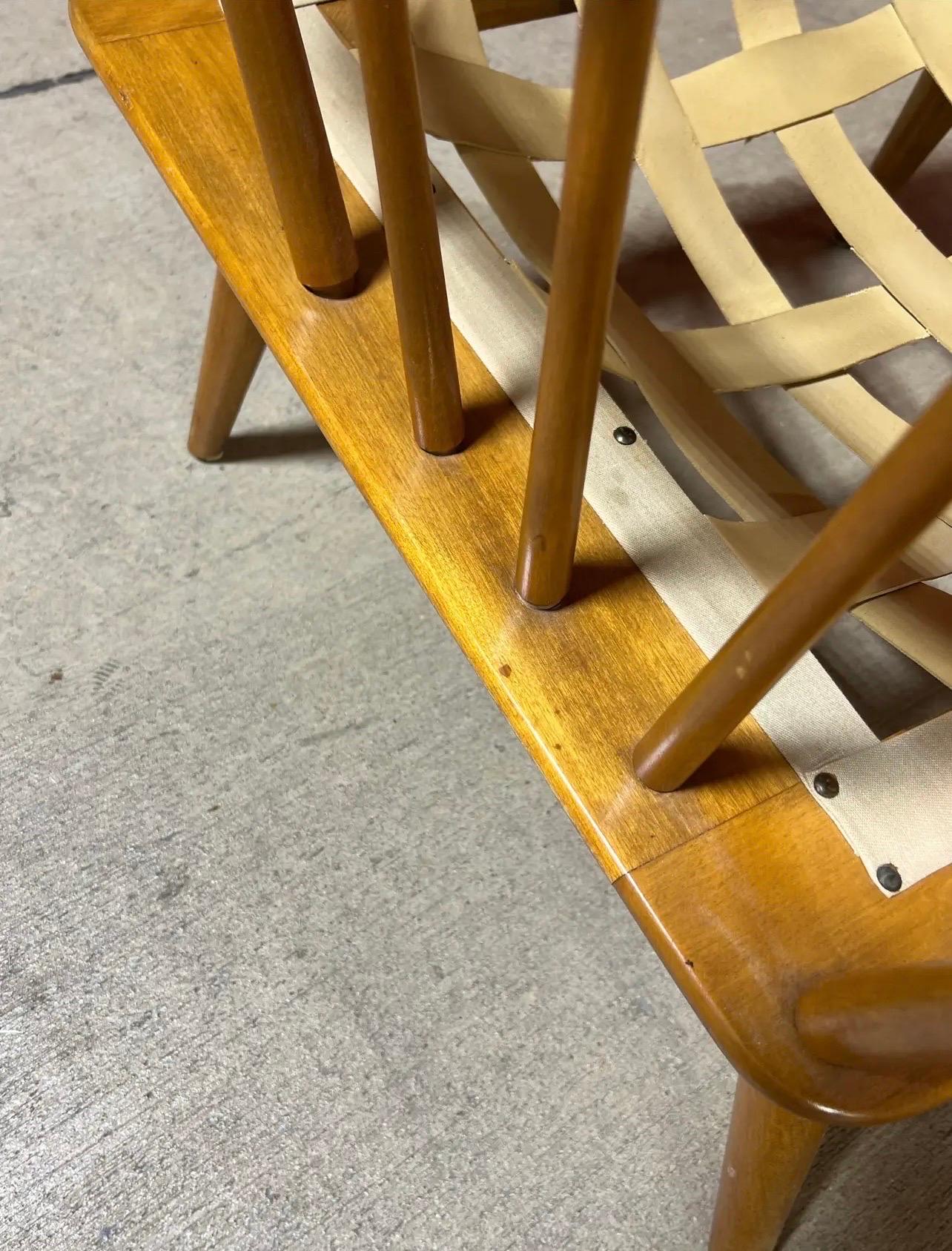 Silla de salón con husillo Conant Ball de arce de mediados de siglo en venta 3