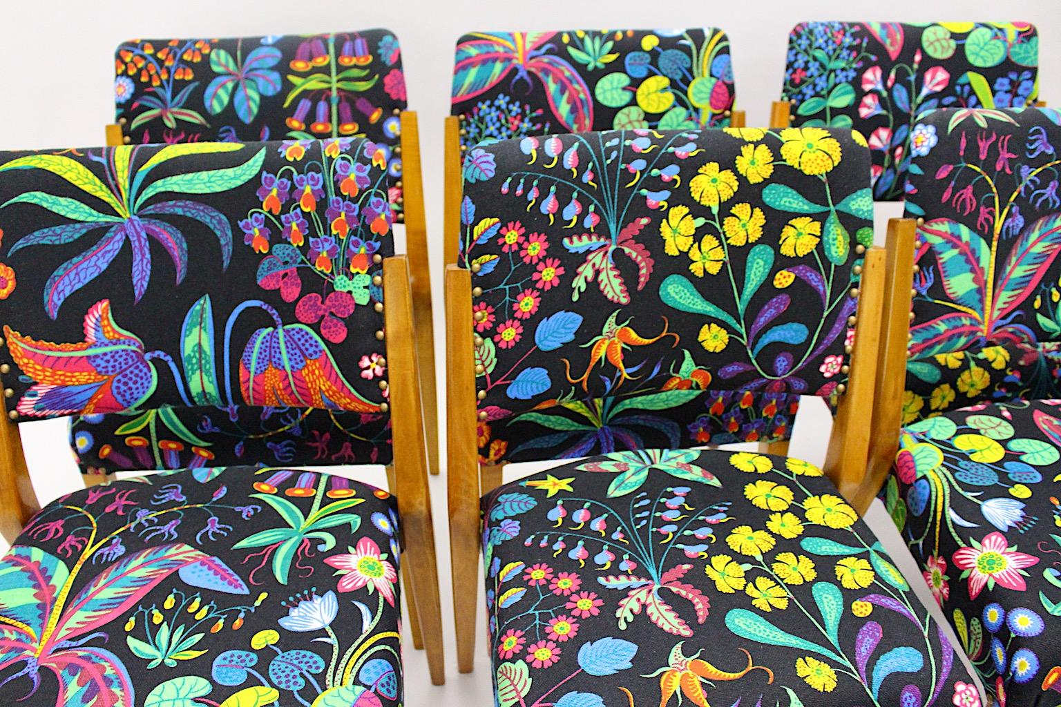 Modernist Maple Josef Frank Fabric Eight Dining Chairs Karl Schwanzer, 1950s For Sale 6