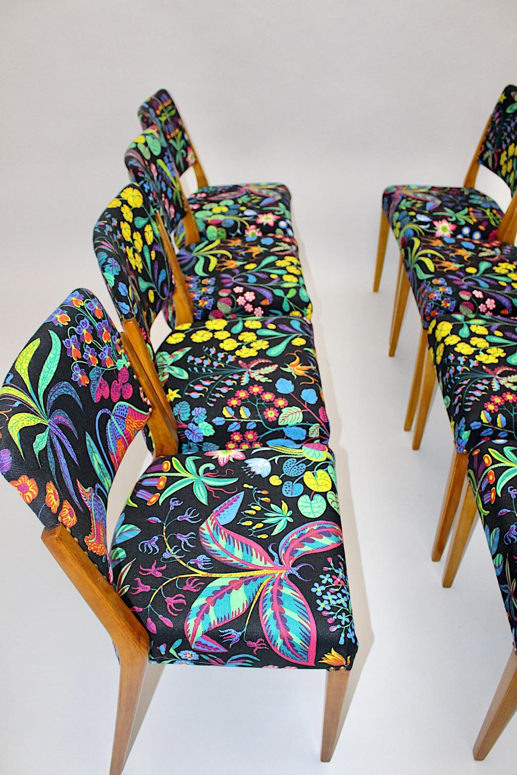 Modernist Maple Josef Frank Fabric Eight Dining Chairs Karl Schwanzer, 1950s In Good Condition For Sale In Vienna, AT