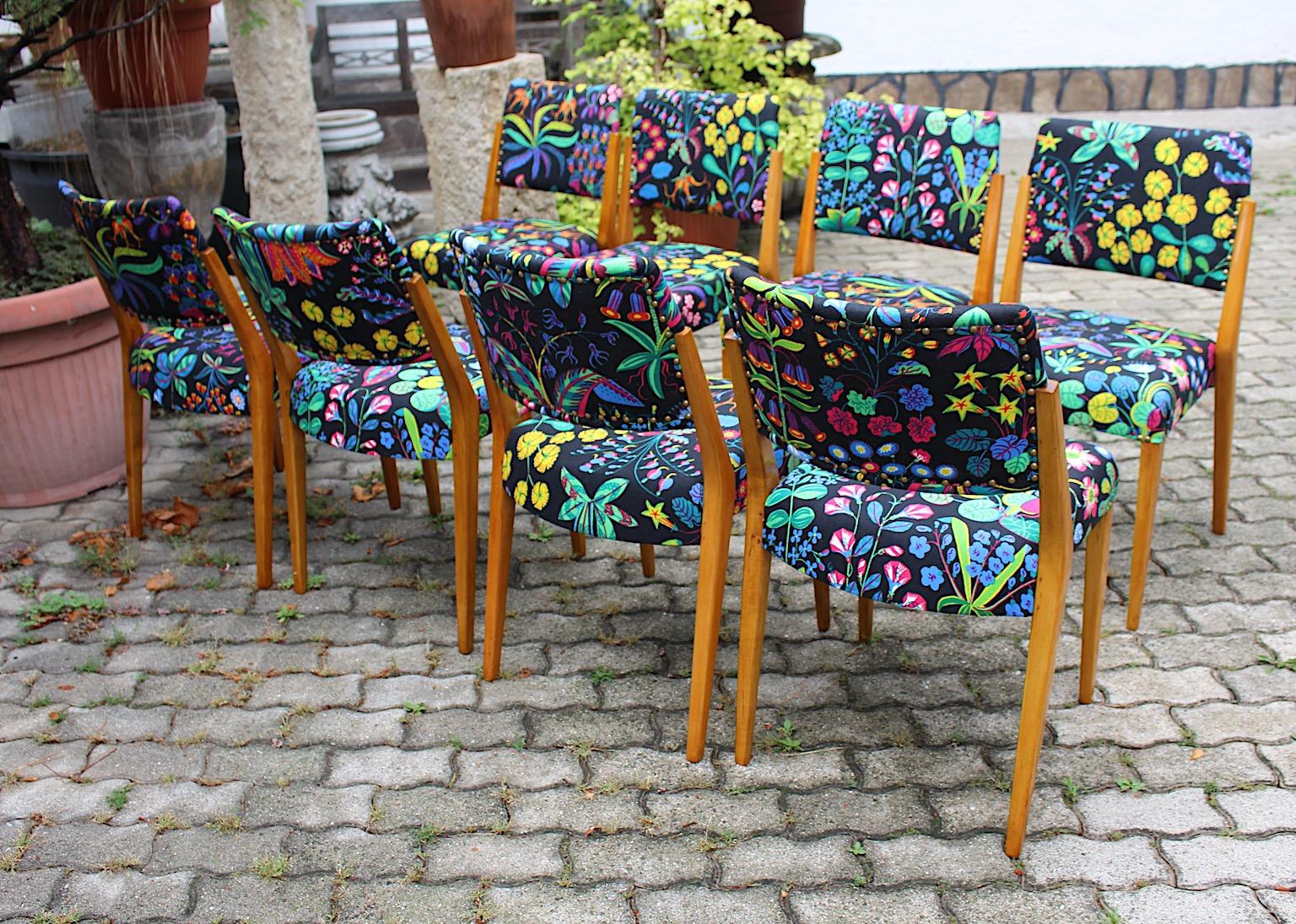 Modernist Maple Josef Frank Fabric Eight Dining Chairs Karl Schwanzer, 1950s For Sale 3