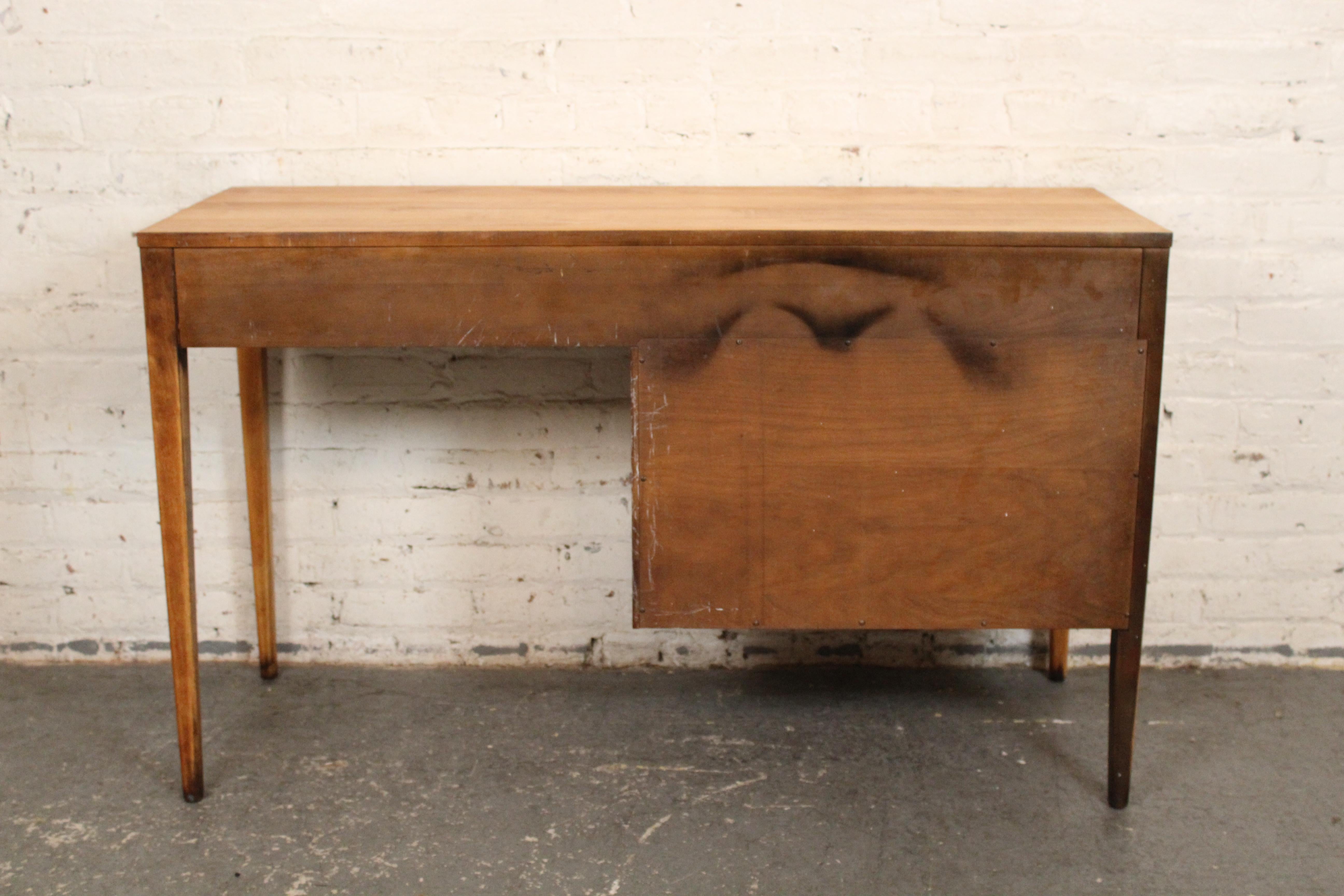 Mid-Century Maple 