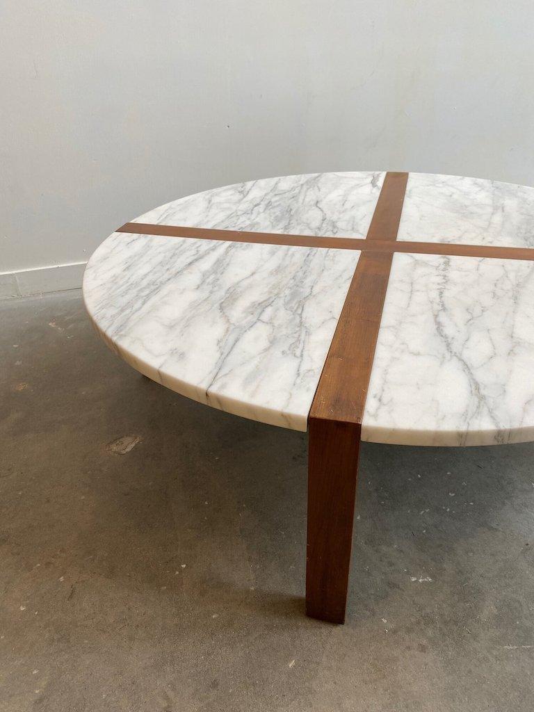 North American Mid Century Marble and Walnut Coffee Table in the Manner of Tommi Parzinger