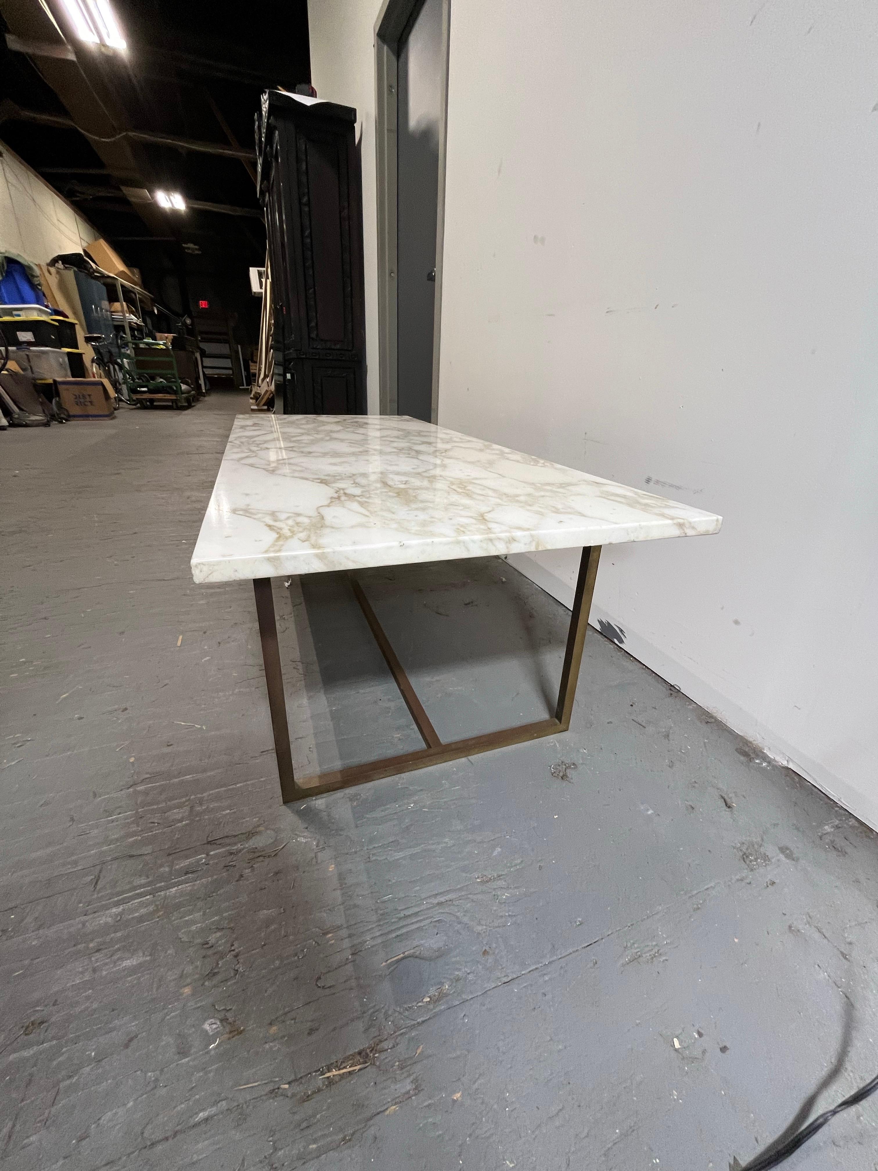 Marbre Table basse en marbre du milieu du siècle en vente