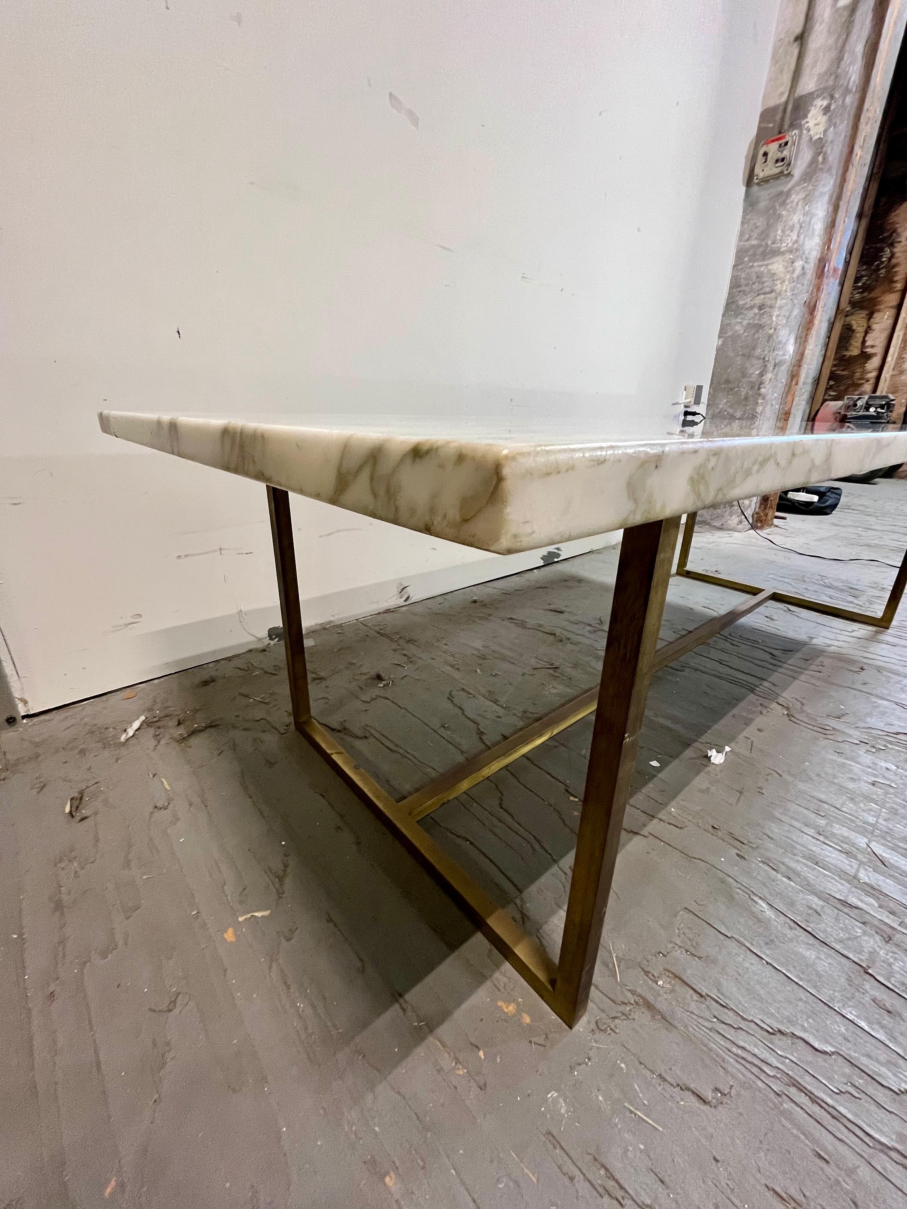 Table basse en marbre du milieu du siècle en vente 2