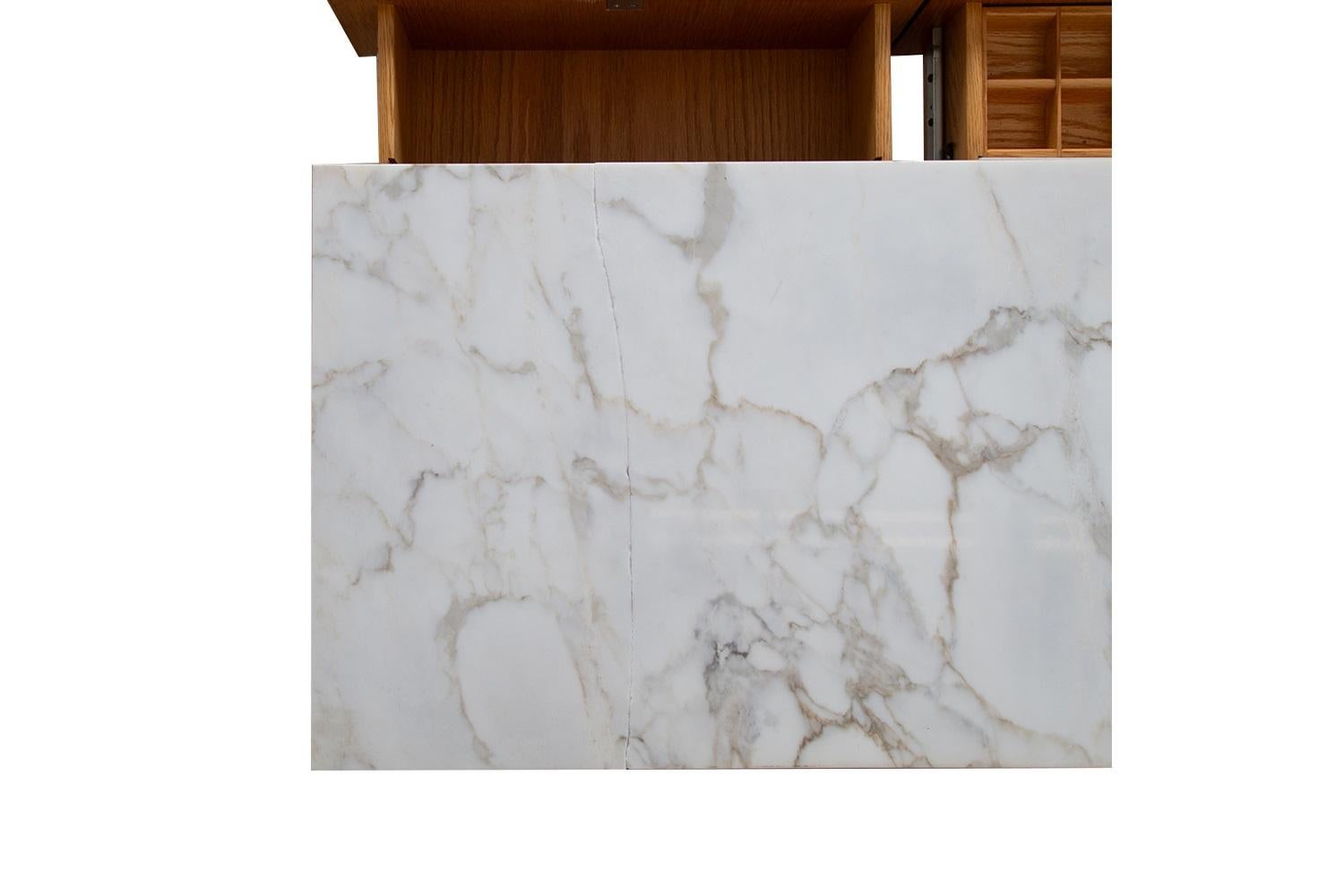 Archivador Credenza Ejecutivo Florence Knoll de Mármol de Mediados de Siglo Moderno de mediados de siglo