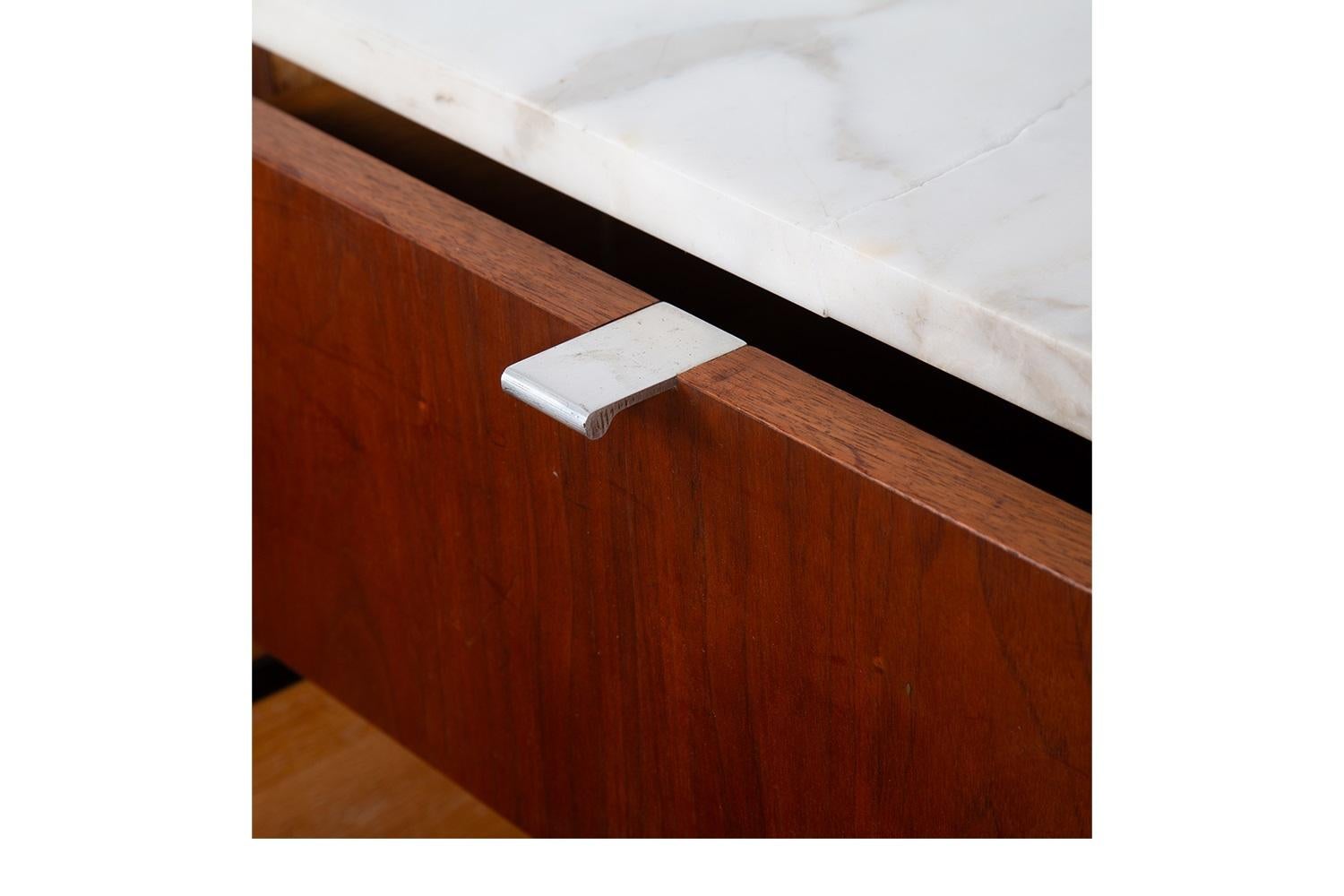 Archivador Credenza Ejecutivo Florence Knoll de Mármol de Mediados de Siglo 1