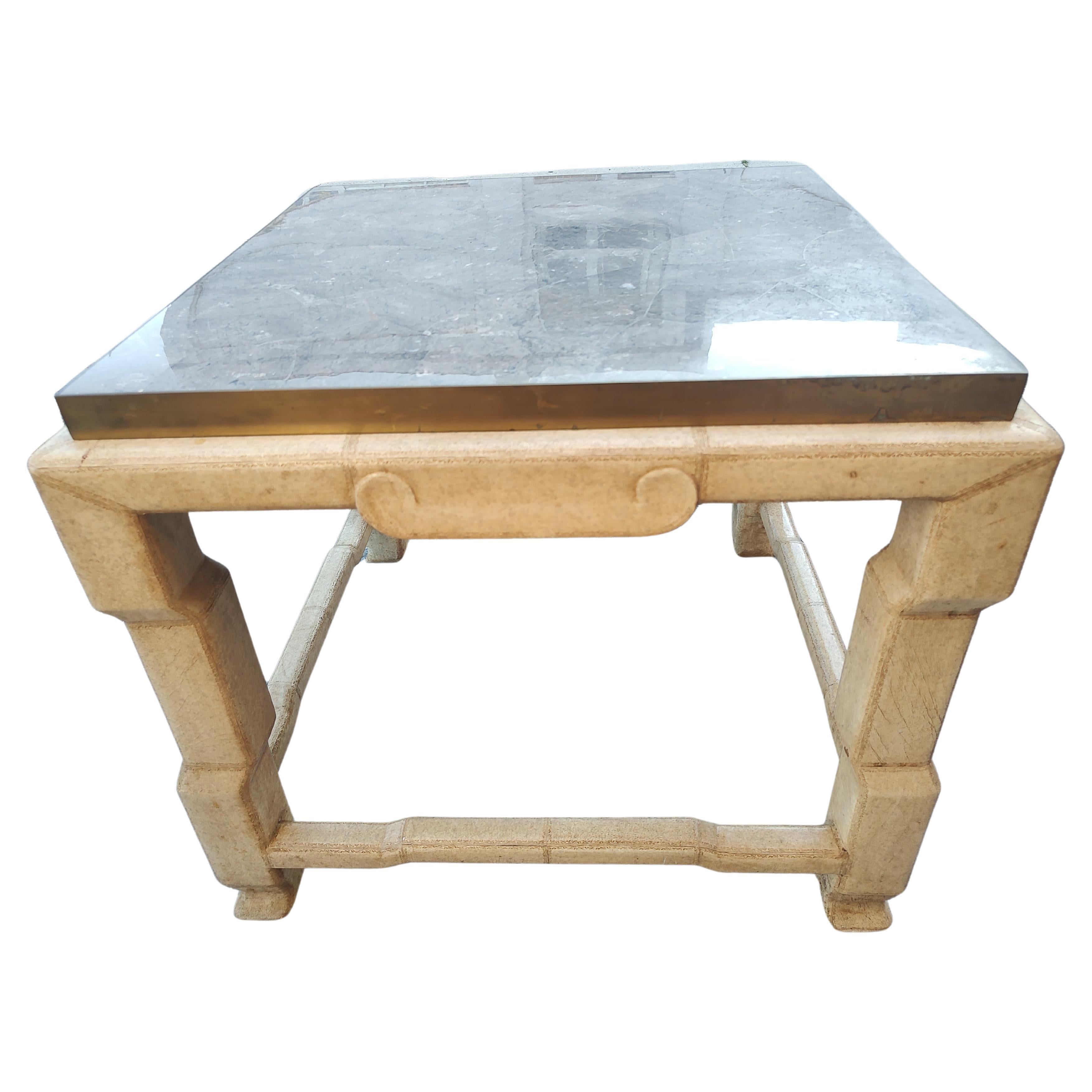Mesa auxiliar y de cóctel con tapa de mármol de mediados de siglo y base de cuero Marge Carson en venta 1