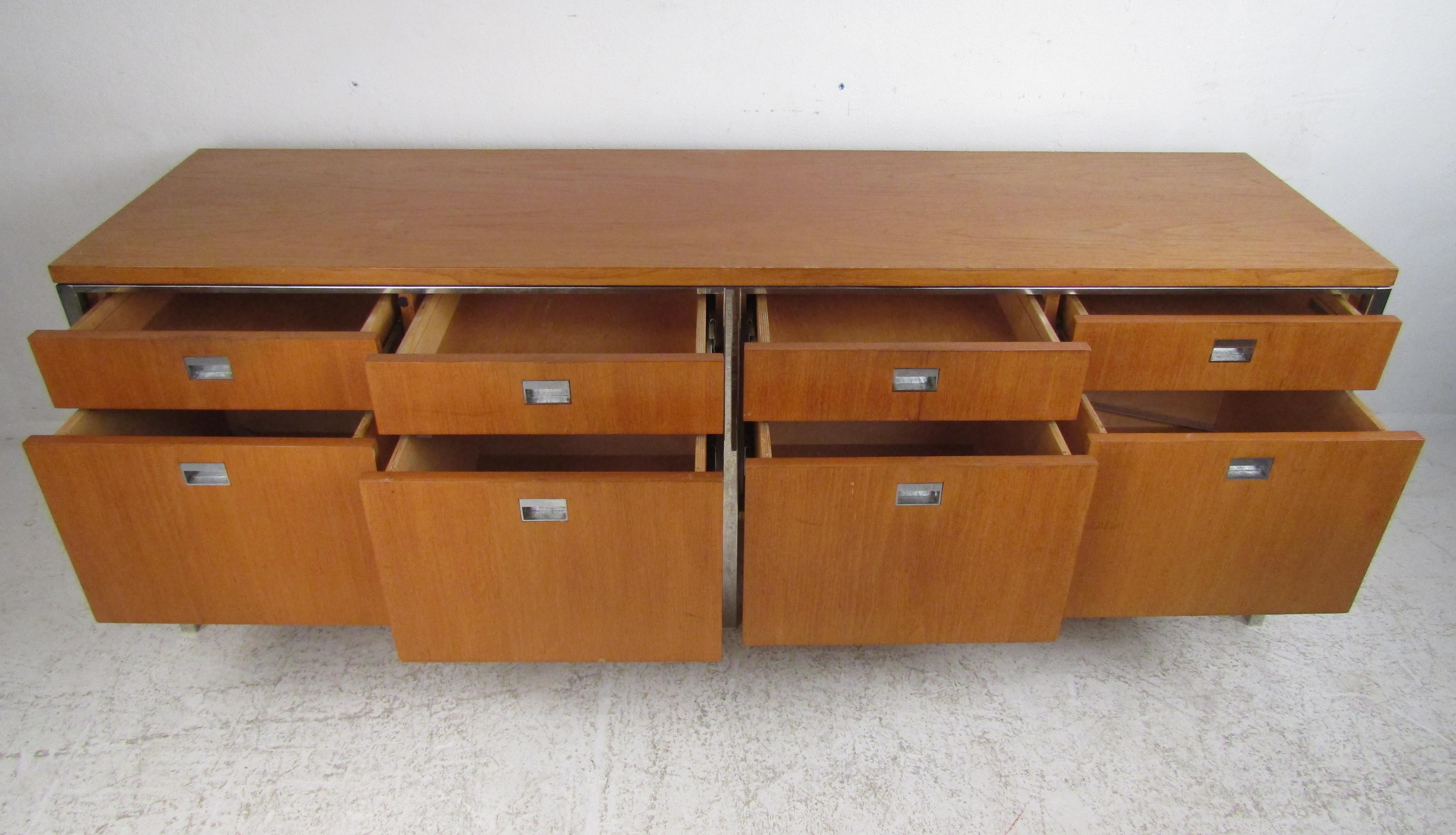 Midcentury Marble-Top Dresser by Gordon Bunshaft In Good Condition In Brooklyn, NY