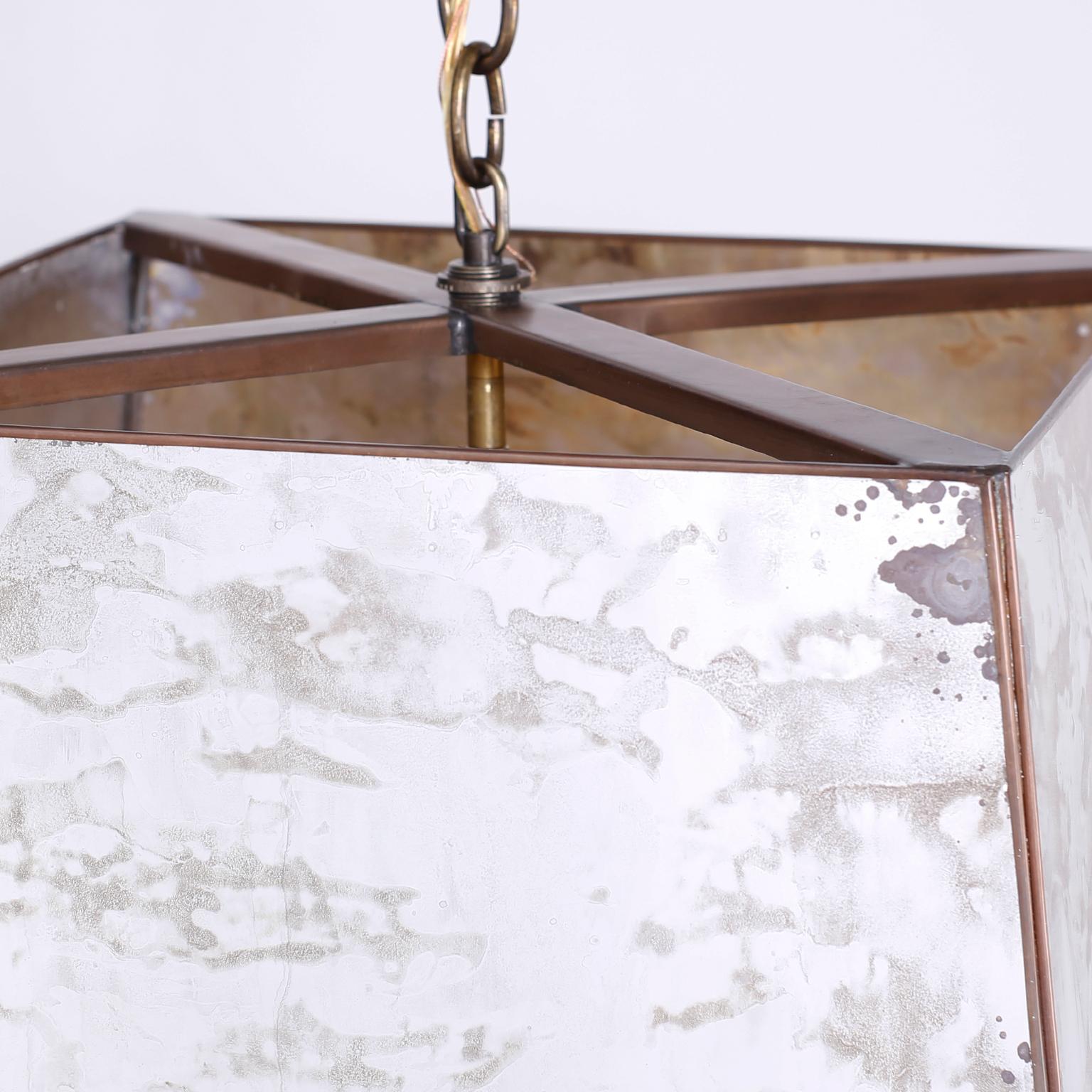 Mid-Century moderno Pendente o lampada a specchio marmorizzato del Medioevo in vendita