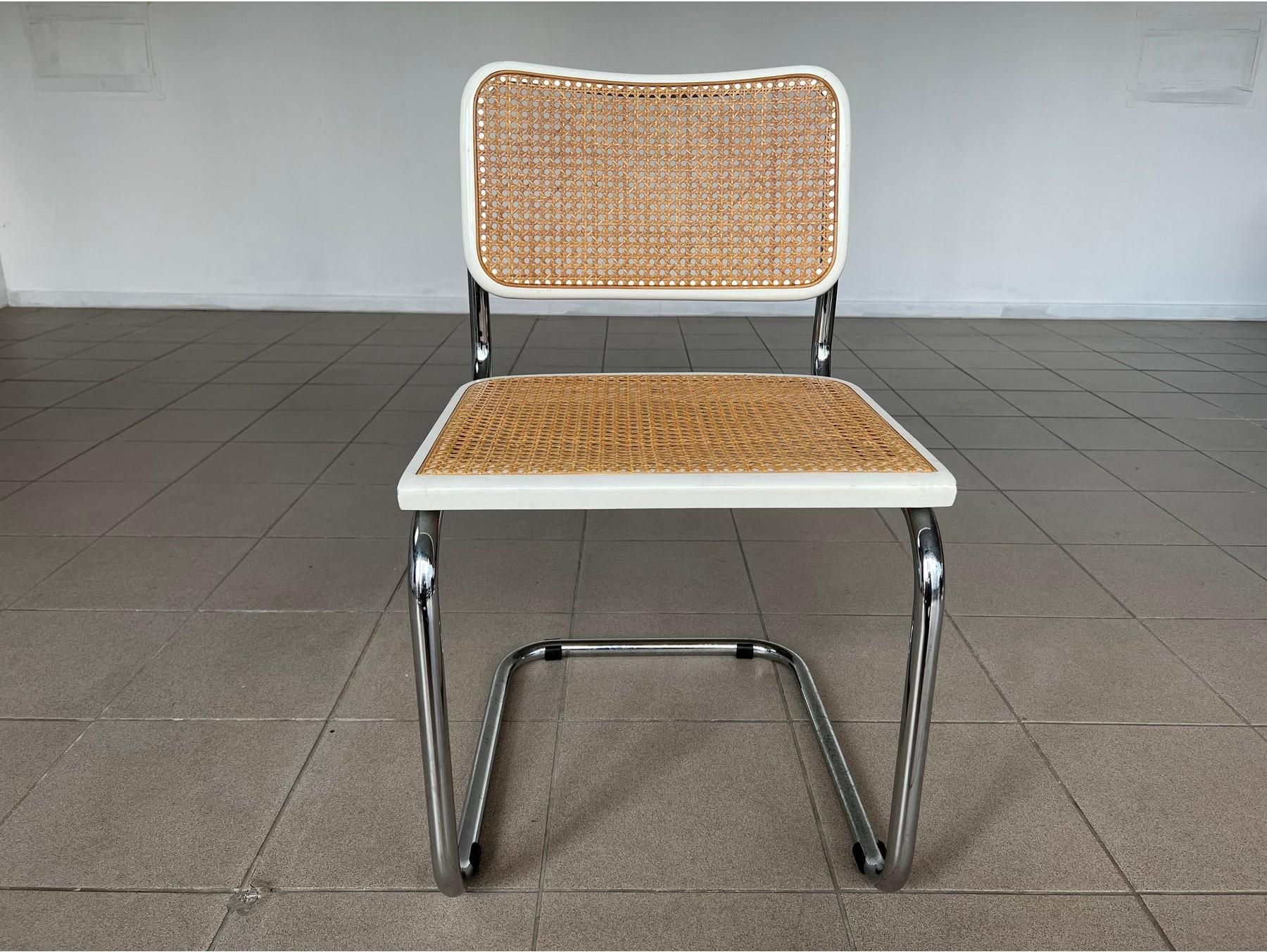 Canne Paire de chaises Cane Cantilver du milieu du siècle de Marcel Breuer en vente
