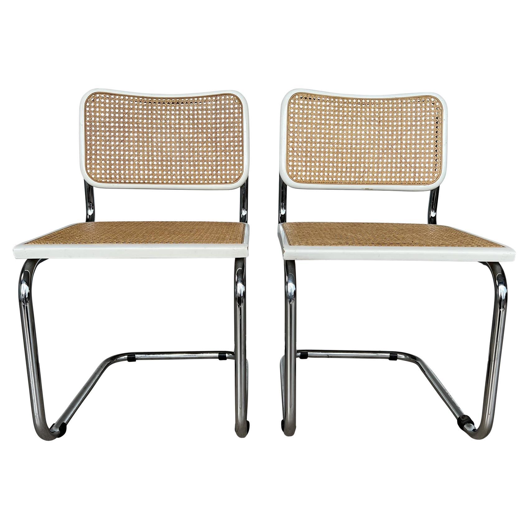Paire de chaises Cane Cantilver du milieu du siècle de Marcel Breuer en vente