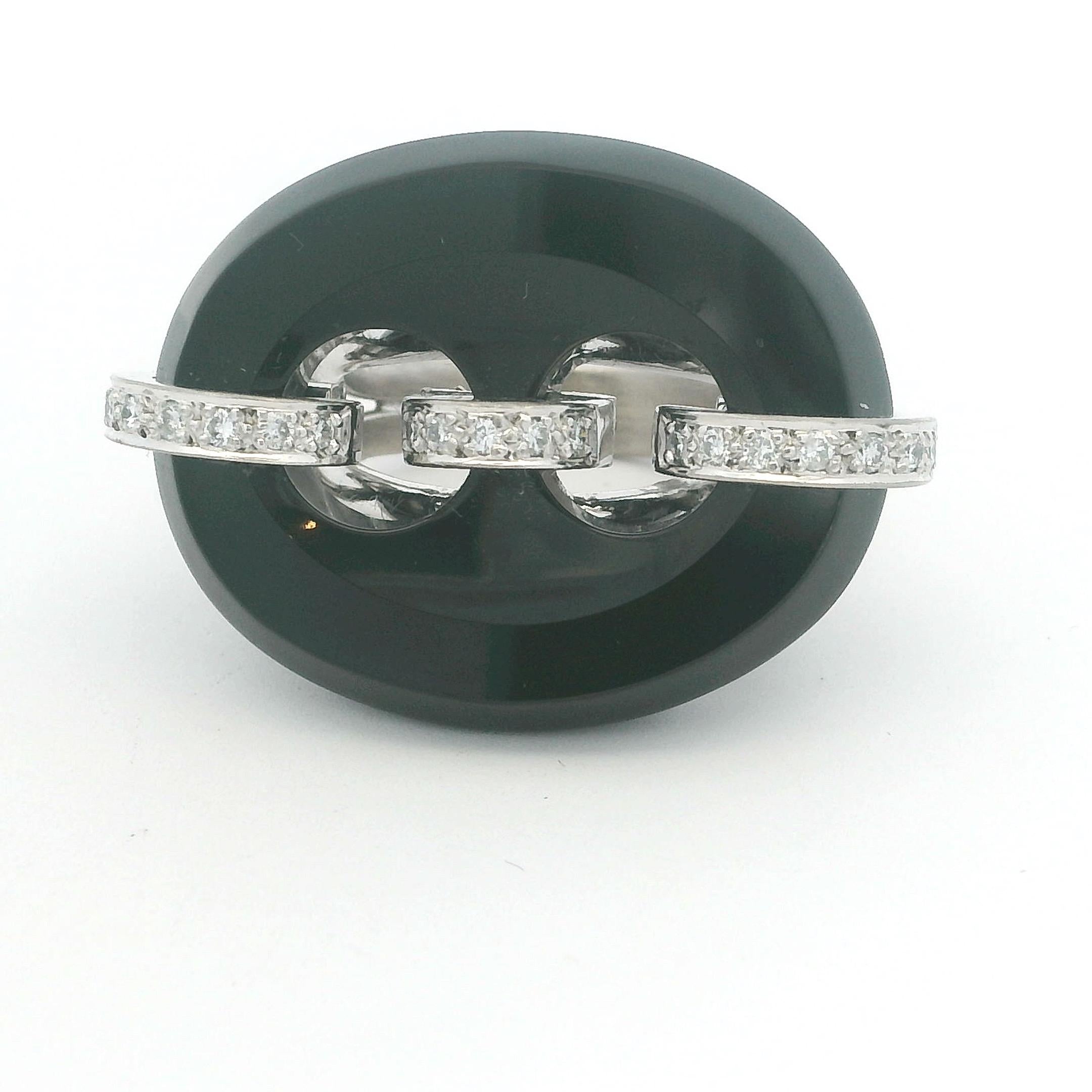 Bague de cocktail en or blanc 18 carats, onyx et diamants, lien Marin du milieu du siècle dernier en vente 4