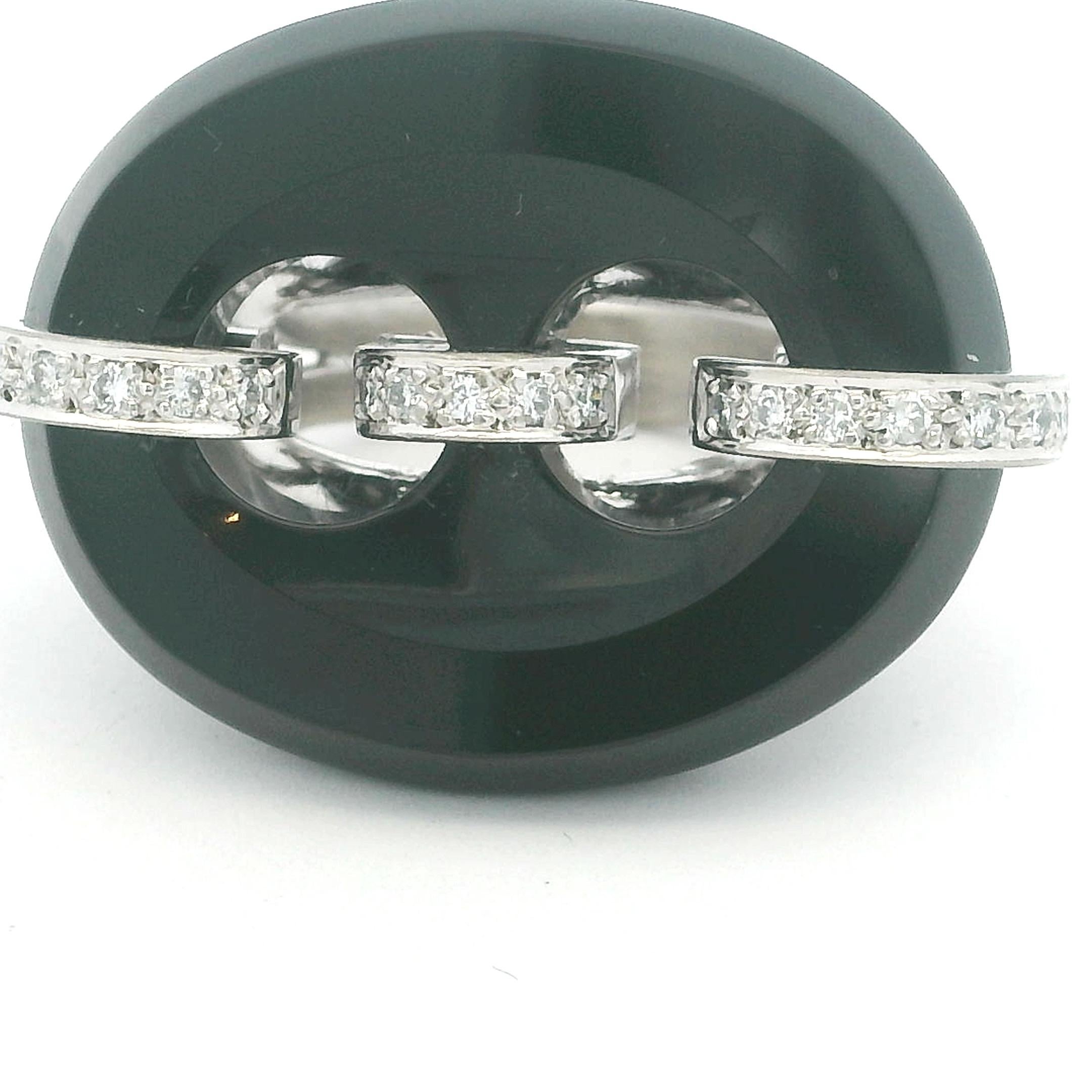 Bague de cocktail en or blanc 18 carats, onyx et diamants, lien Marin du milieu du siècle dernier en vente 6