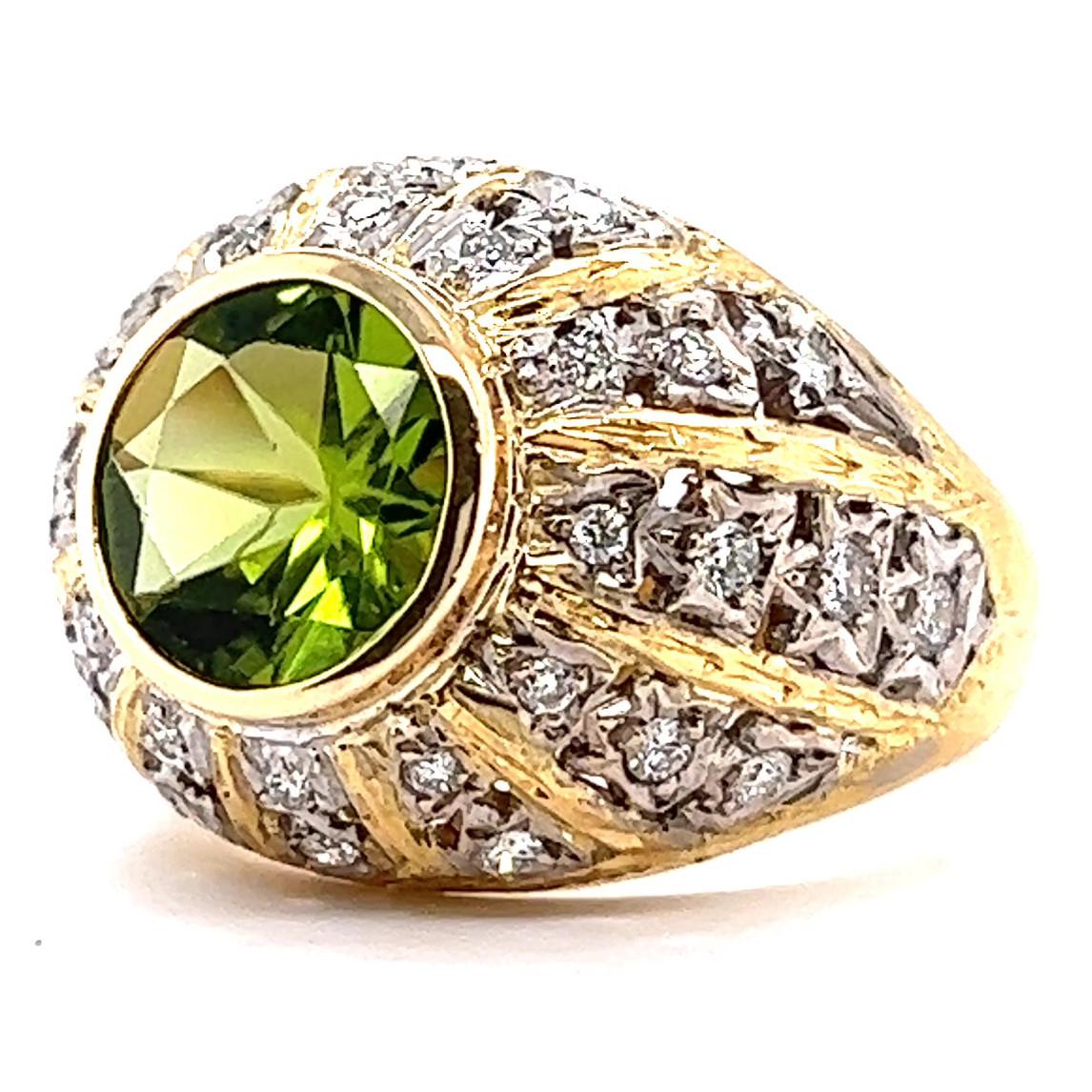 Round Cut Mid Century Mario Buccelatti Italian Peridot Diamond 18 Karat Gold Dome Ring