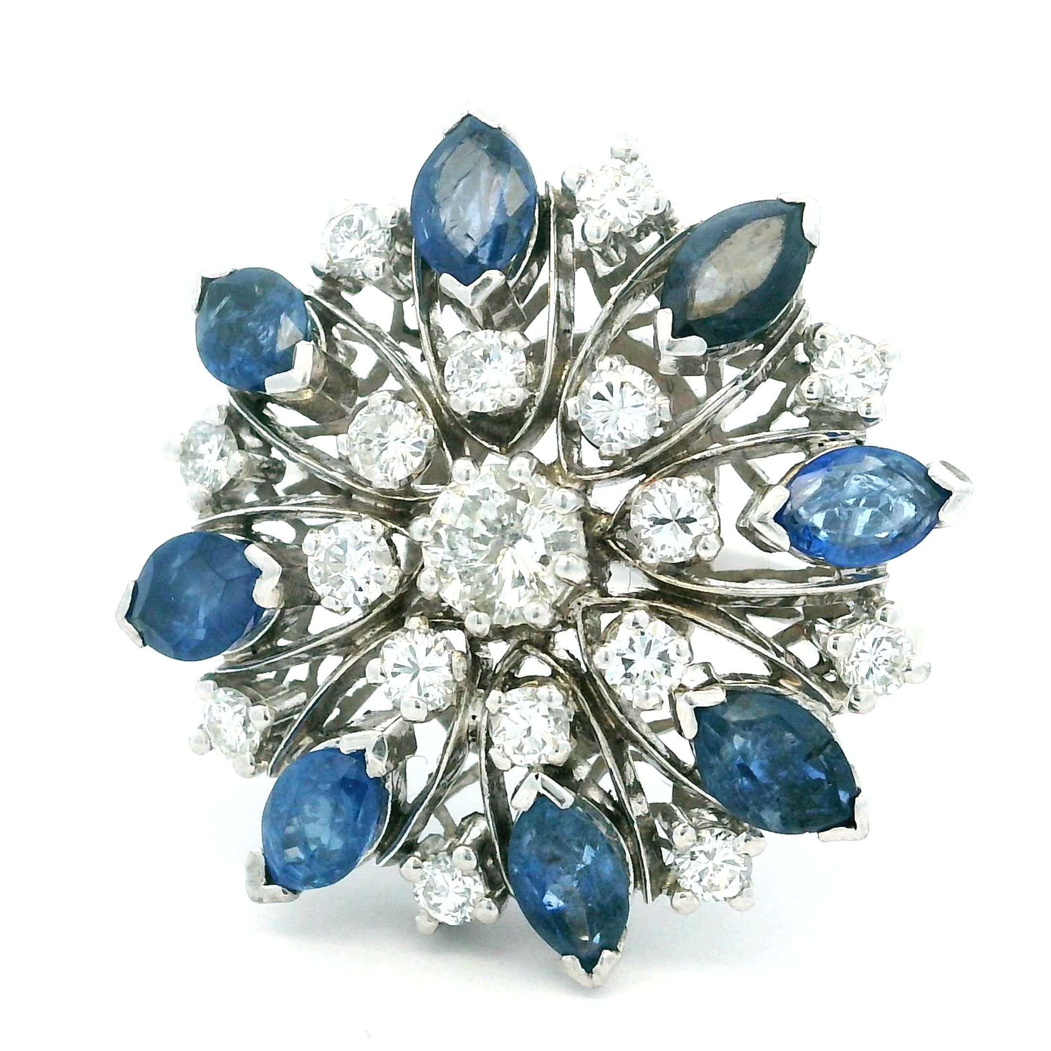 Anillo de cóctel de zafiro marquesa y diamantes de mediados de siglo en oro blanco de 18 quilates Corte marquesa en venta