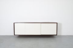 Crédence murale flottante en wengé avec meuble tourne-disque sur mesure de Martin Visser