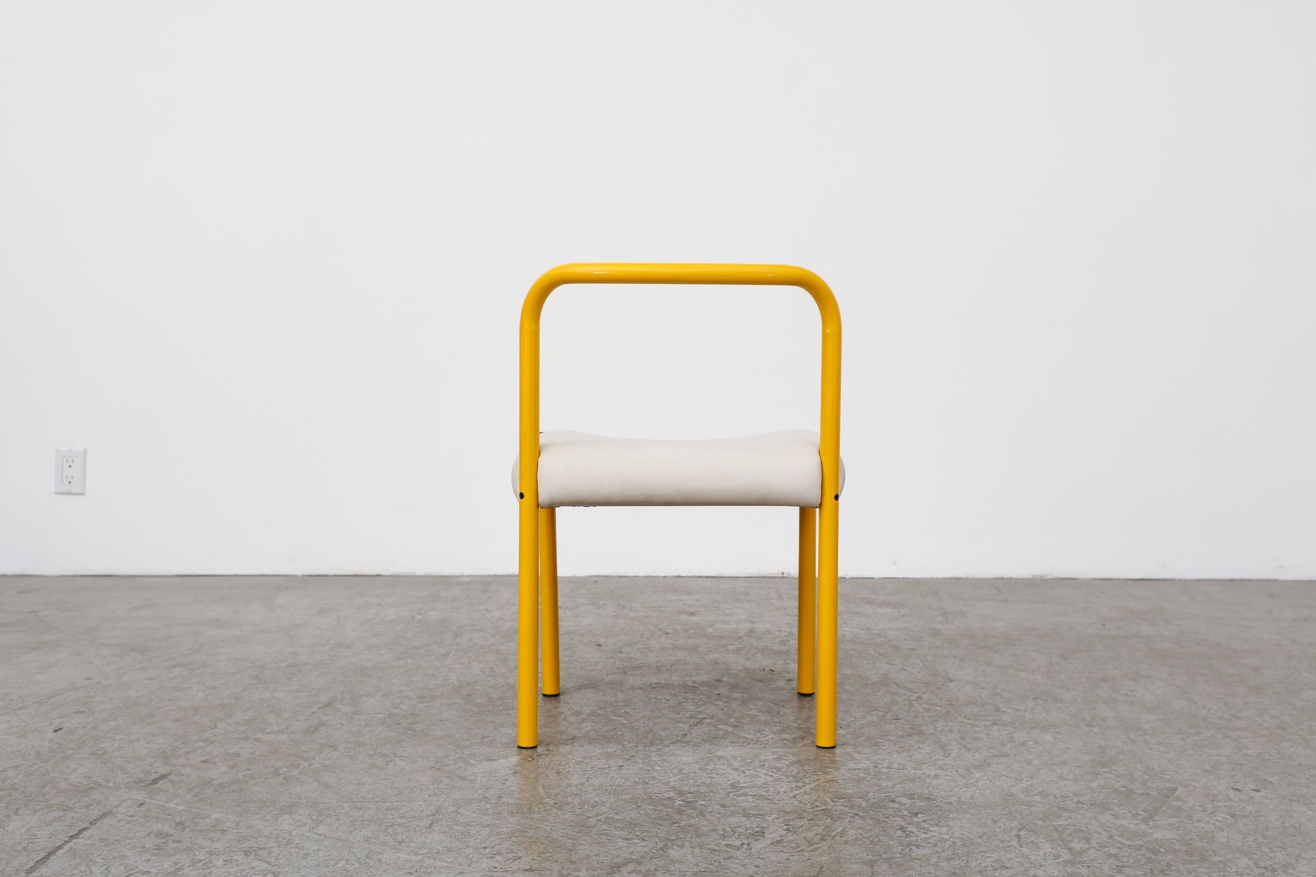 Mid-Century Martin Visser 'SE03' Side Chair for 't Spectrum with Yellow Frame In Good Condition For Sale In Los Angeles, CA