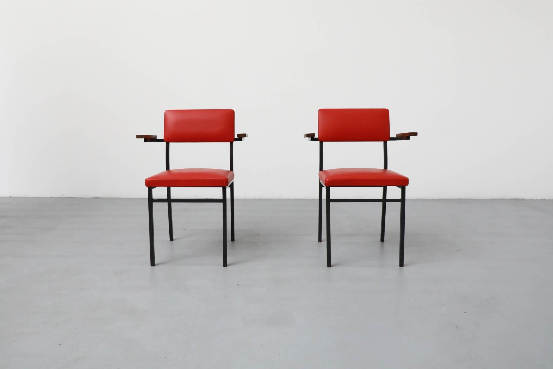 Olandese Poltrone in stile Martin Visser di metà secolo con tappezzeria originale in Skai rosso in vendita