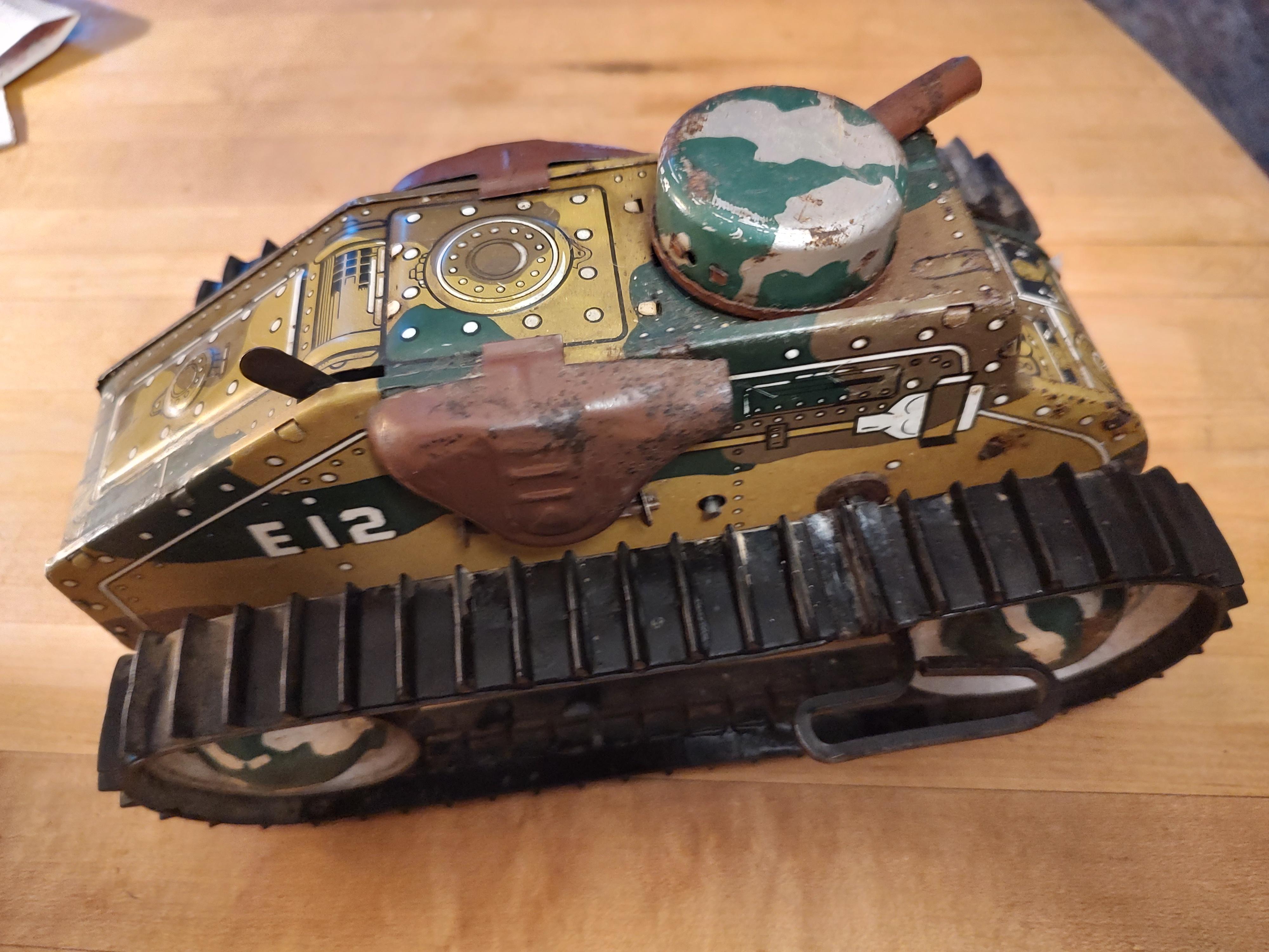 Mid Century Marx Tin Litho Windup WWII Tank In Fair Condition In Port Jervis, NY
