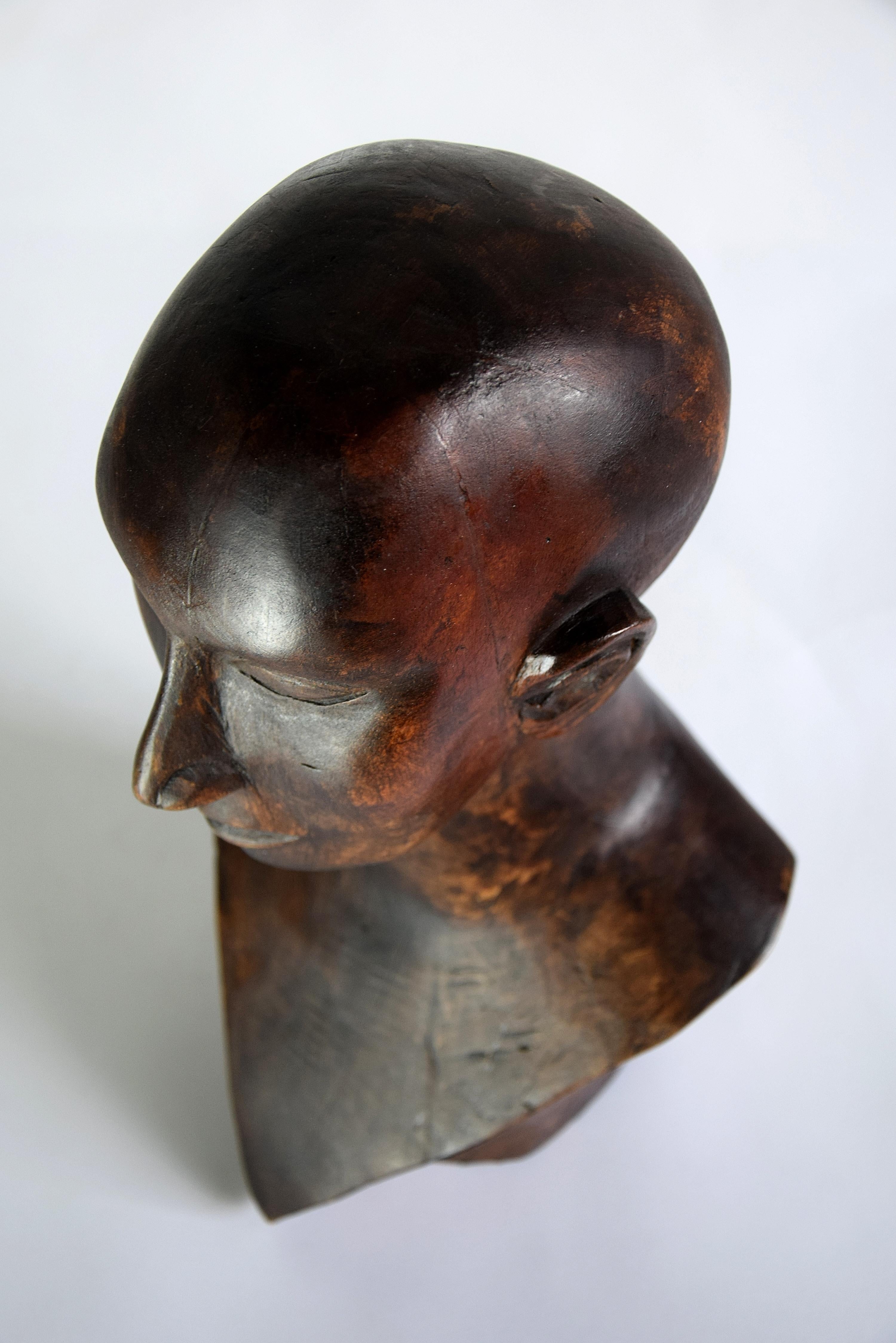 Mid-Century Modern Mid-century Masculine Wooden Sculpture Testa For Sale