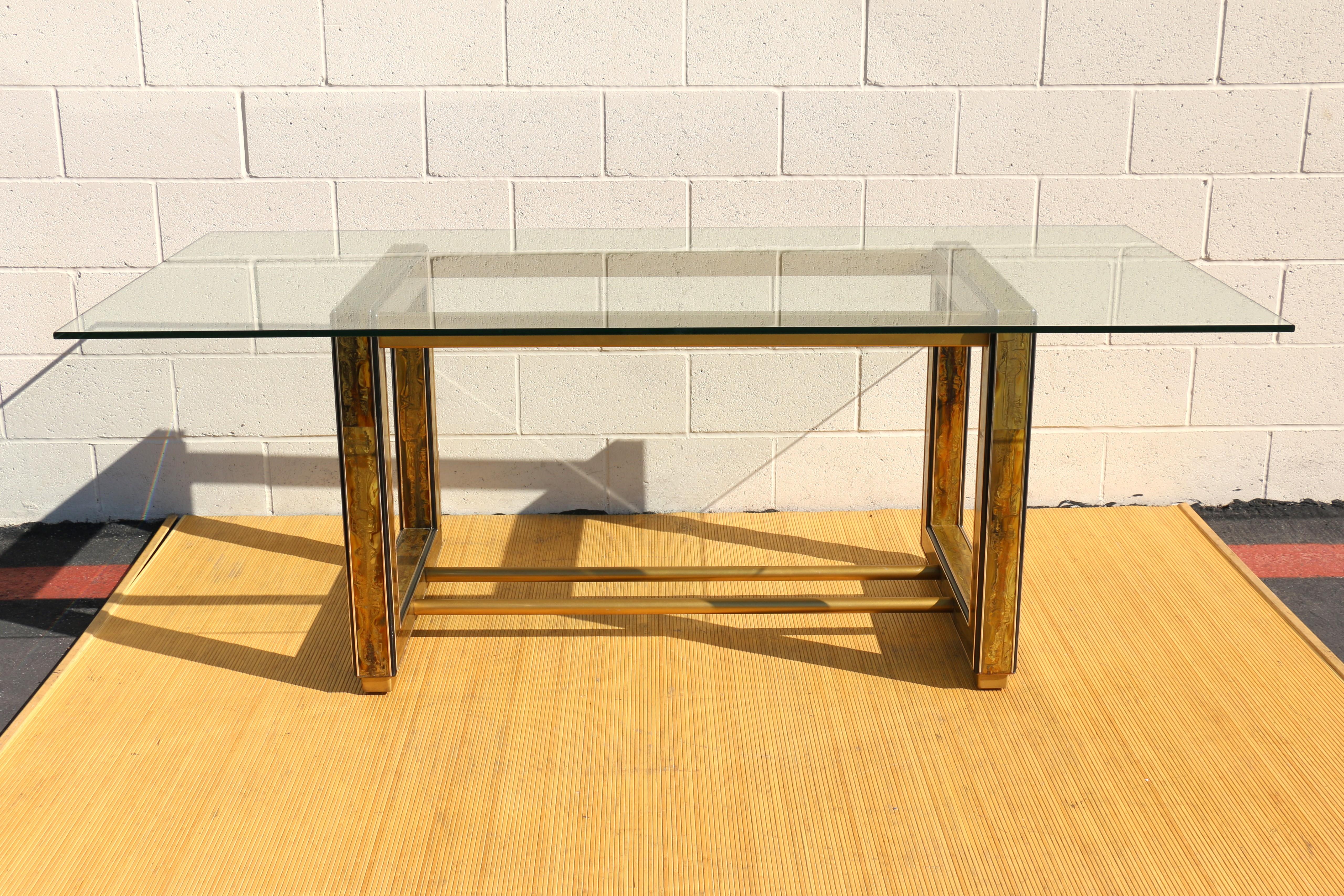 Laiton Table de salle à manger en laiton Mastercrafters by Bernhard Rohne, années 1970 en vente