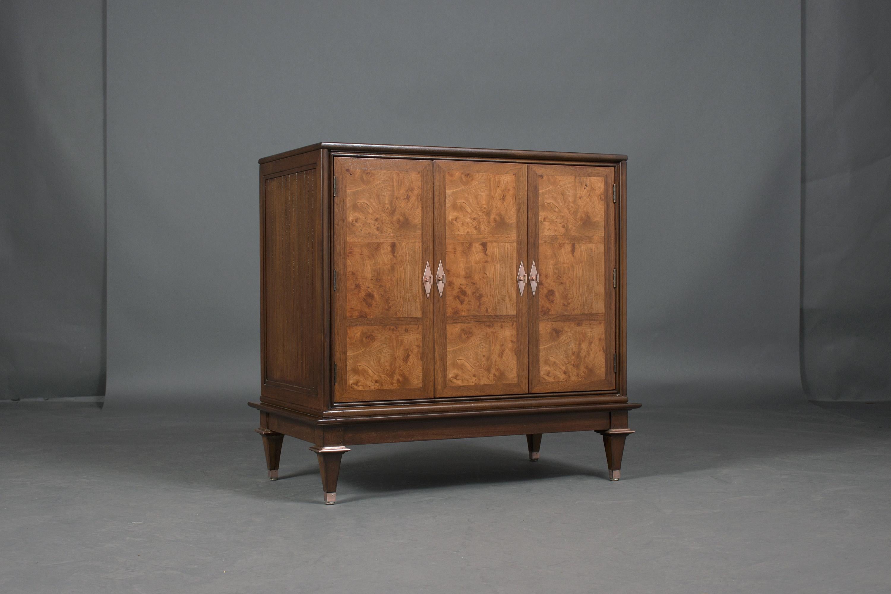 Vintage Burl Chest of Drawers In Good Condition For Sale In Los Angeles, CA