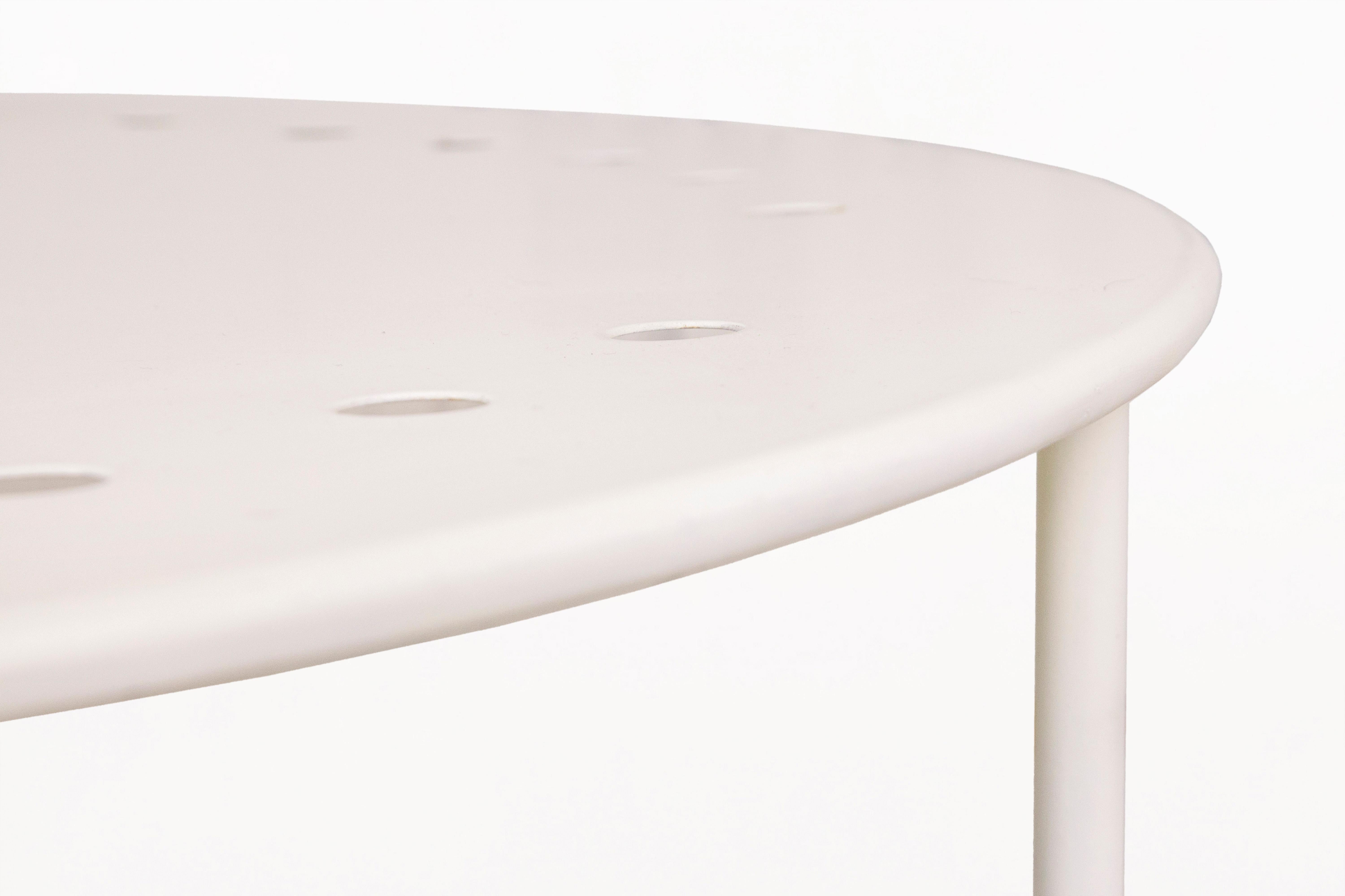 Mid-Century Modern Table basse du milieu du siècle de Mathieu Matégot 