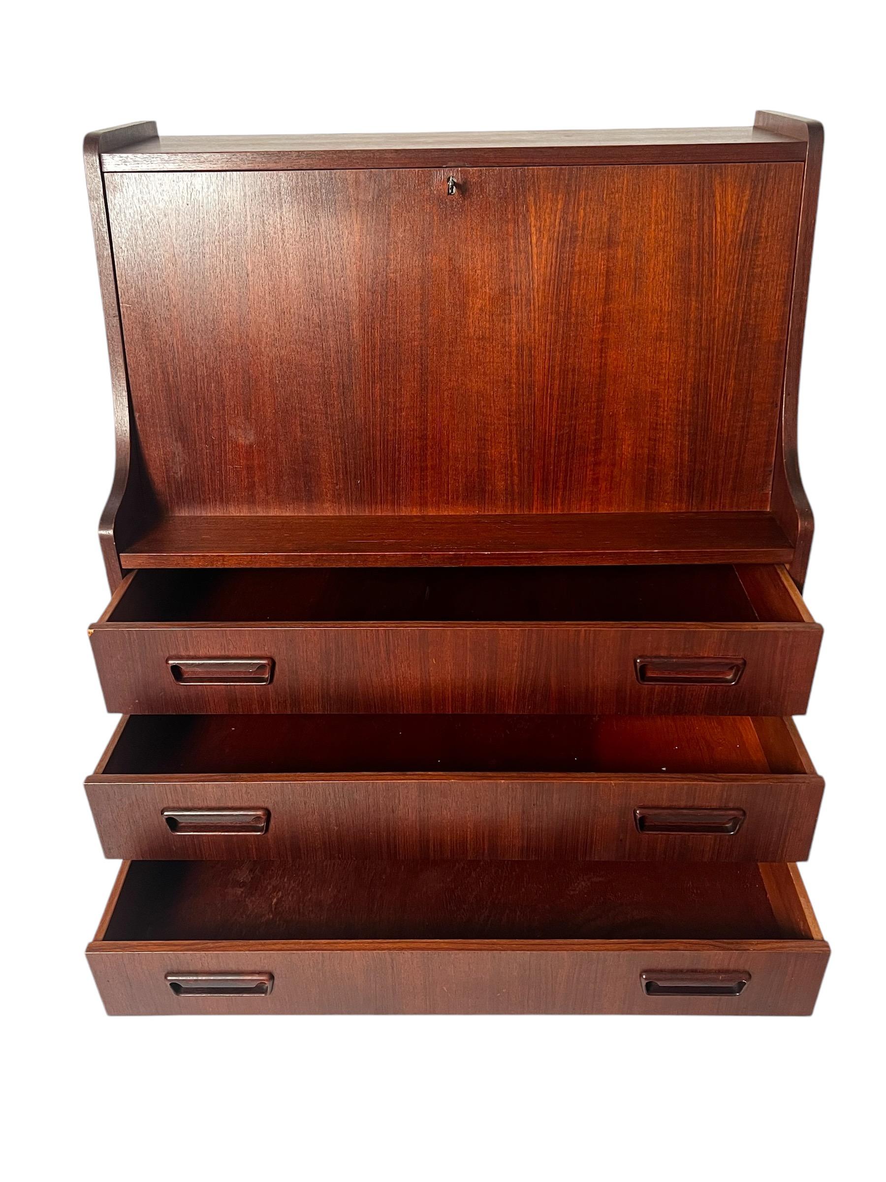 Teak Scrivania a ribalta in teak danese di metà secolo Maurice Villency in vendita