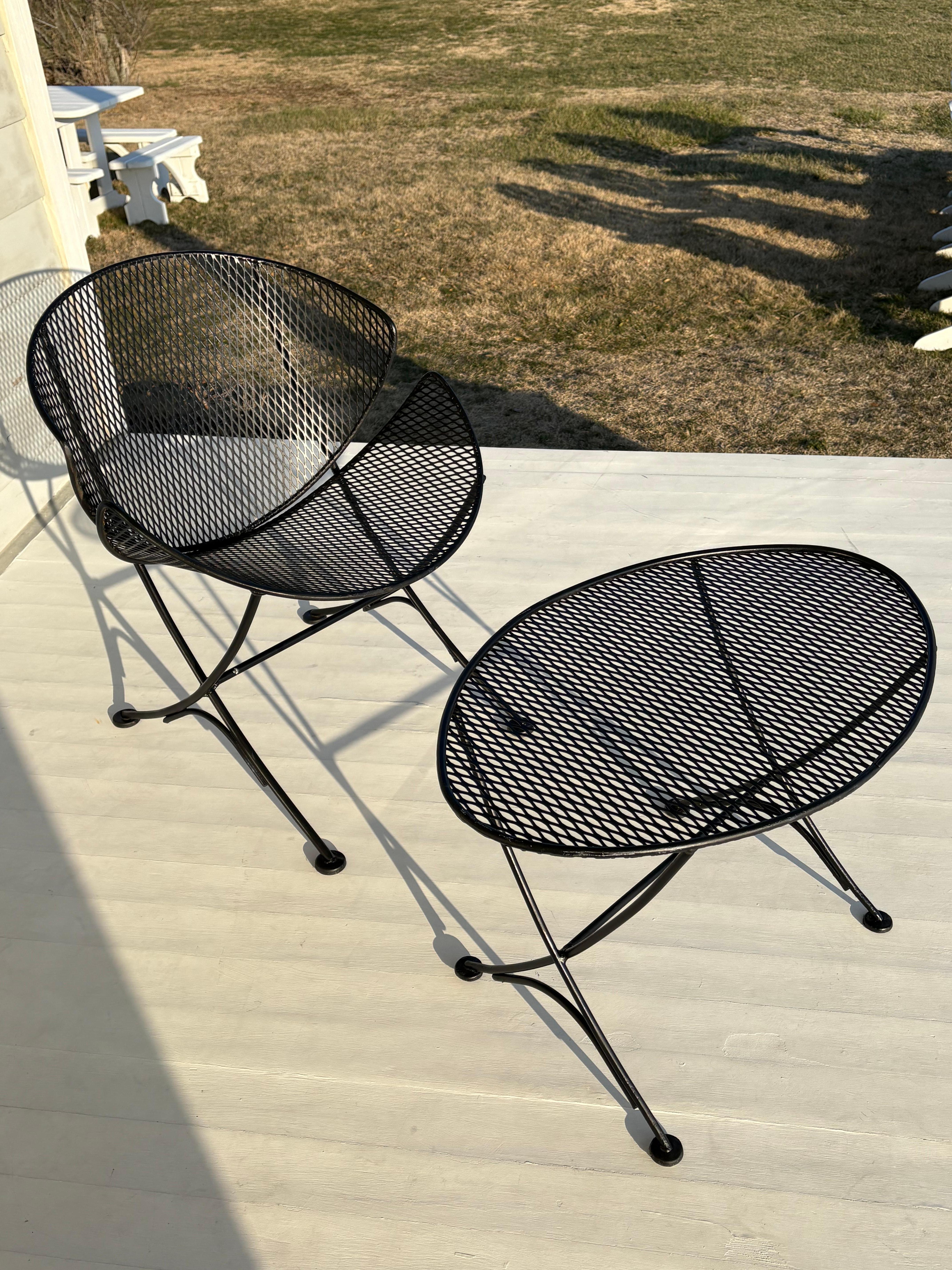 20th Century Mid Century Maurizio Tempestini for Salterini Clam Shell Chair and Side Table For Sale