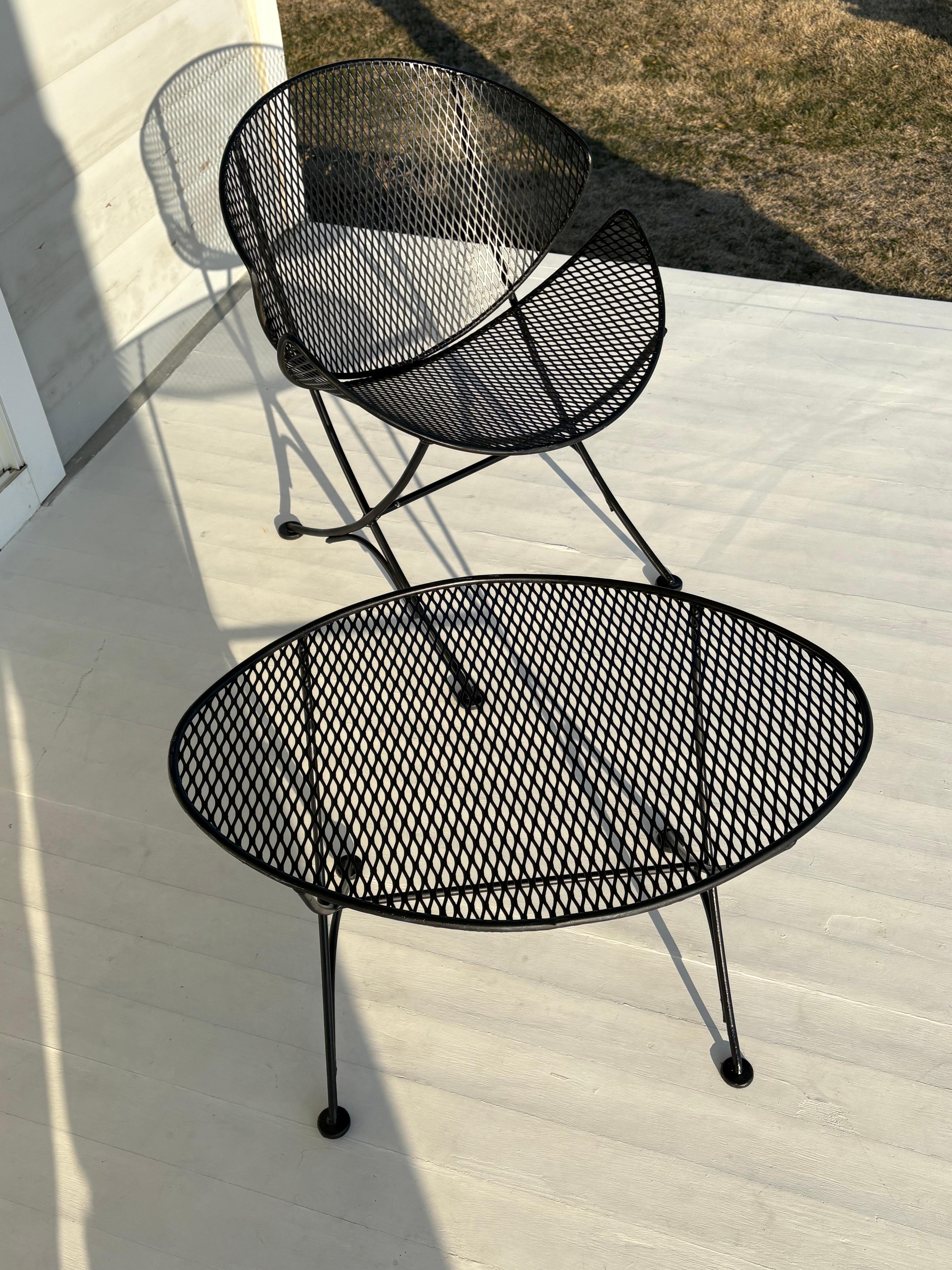 Iron Mid Century Maurizio Tempestini for Salterini Clam Shell Chair and Side Table For Sale