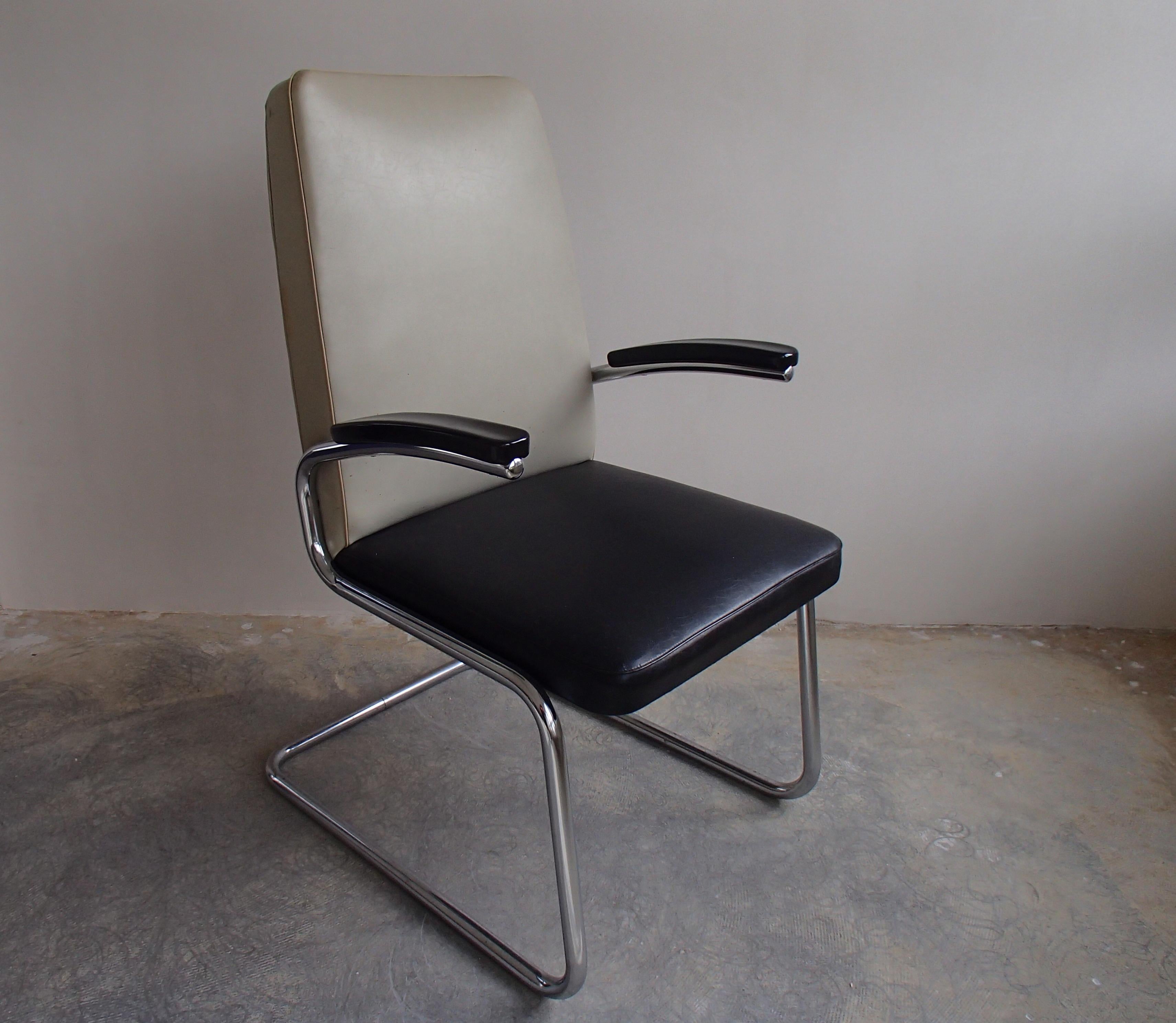 Mid-Century Modern Midcentury Mauser Armchair with Original Leatherette Grey and Black For Sale