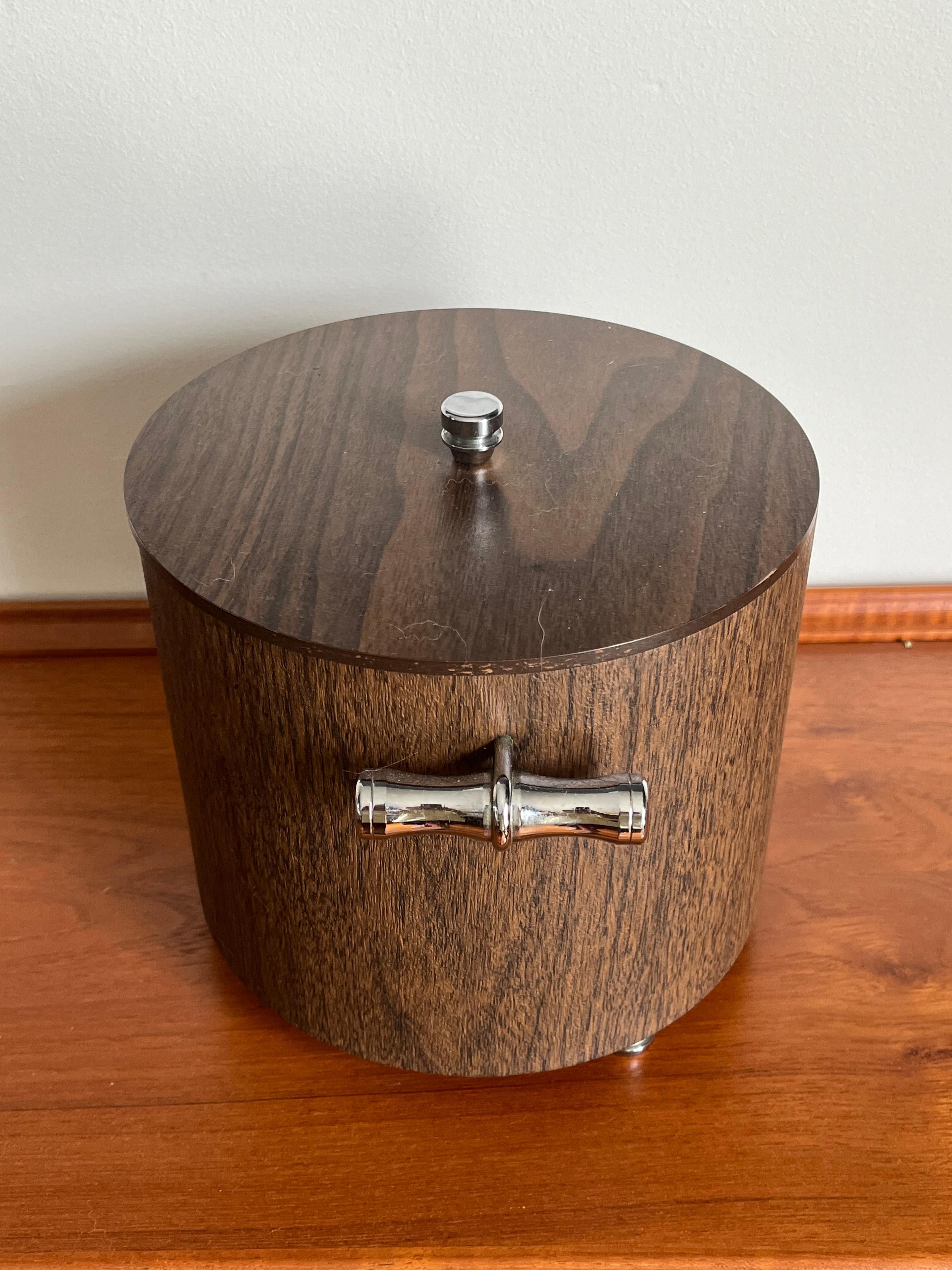 Mid Century Maxwell Phillips Ice Bucket In Good Condition For Sale In W Allenhurst, NJ