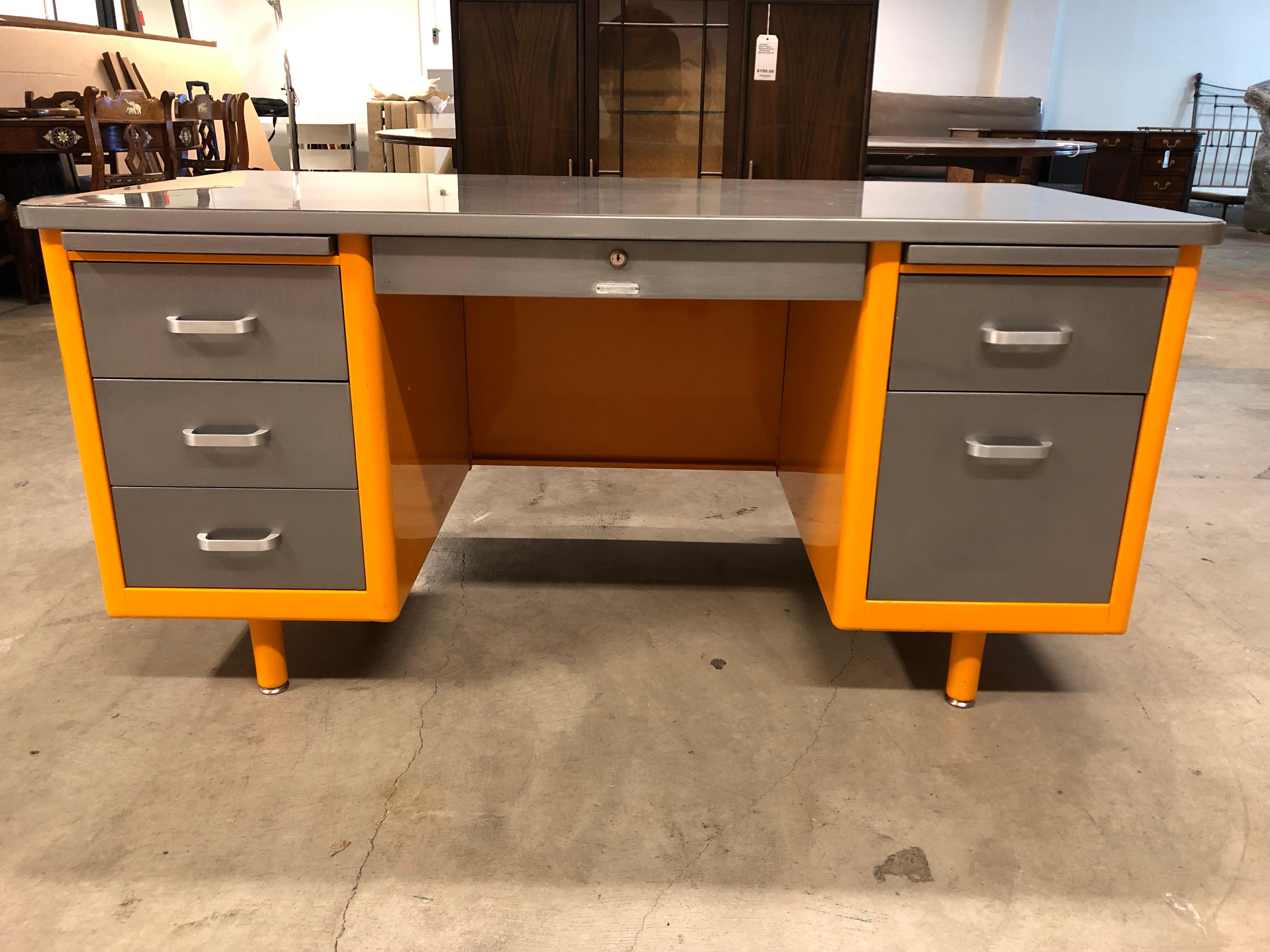 Midcentury McDowell & Craig Tanker Desk For Sale 2
