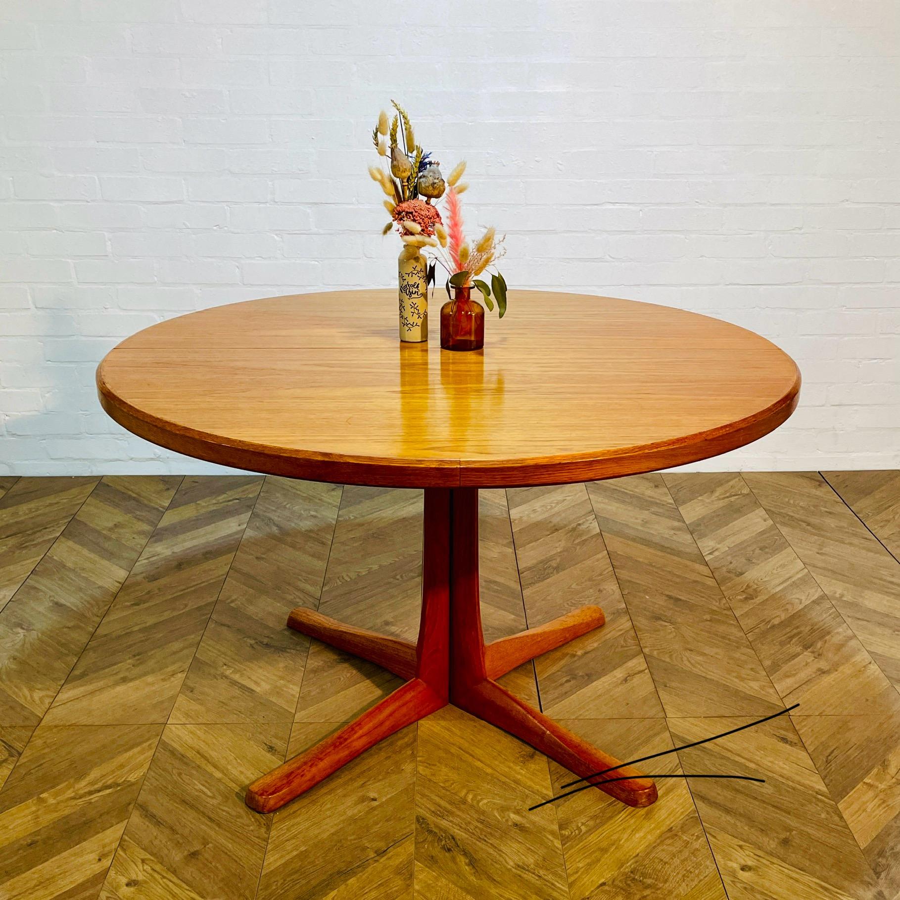 Mid Century McIntosh Extending Teak Dining Table + 8 Matching Chairs, 1970s 11