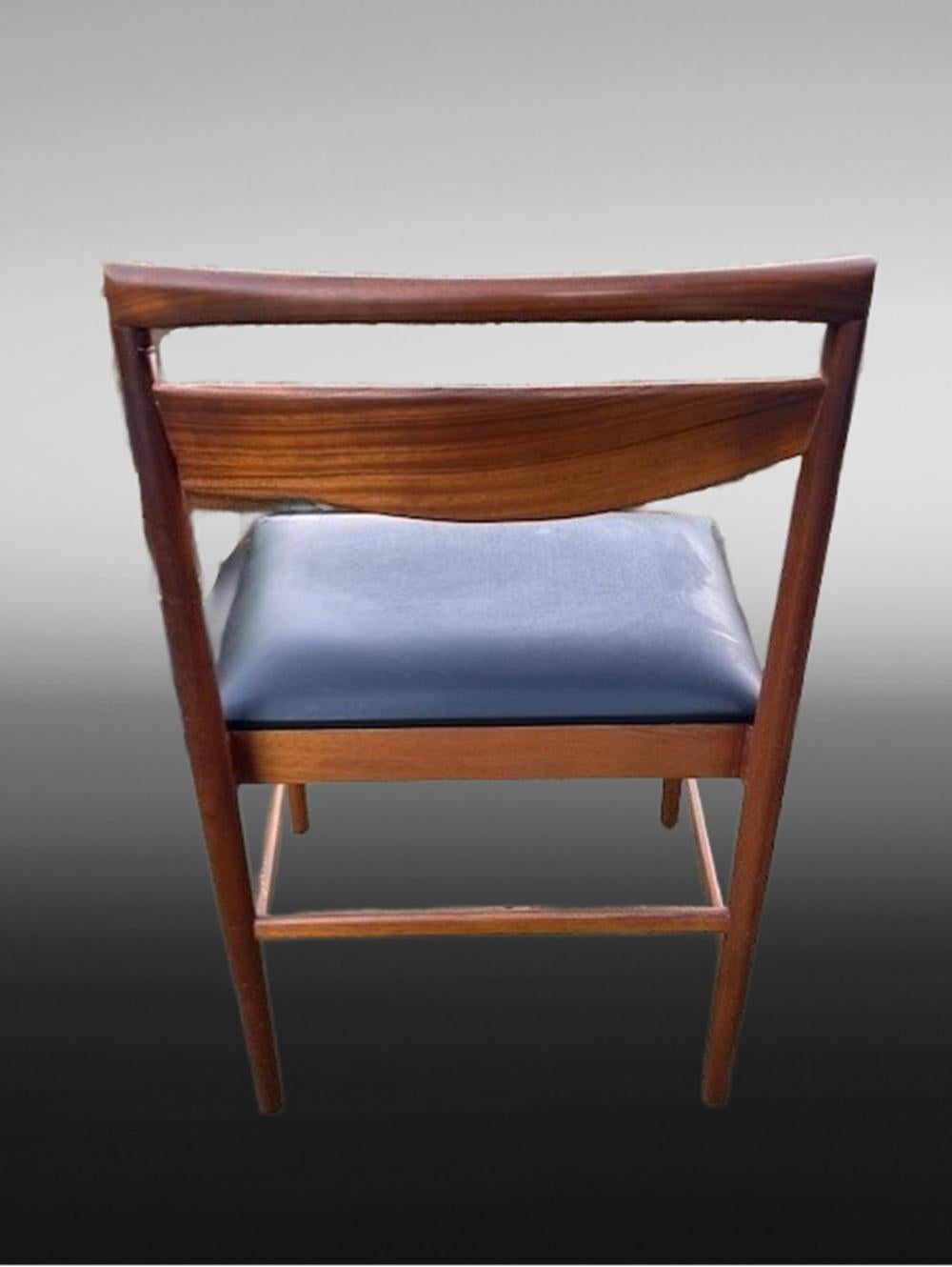 Set di 4 sedie da pranzo in teak Mcintosh del Medioevo in vendita 4