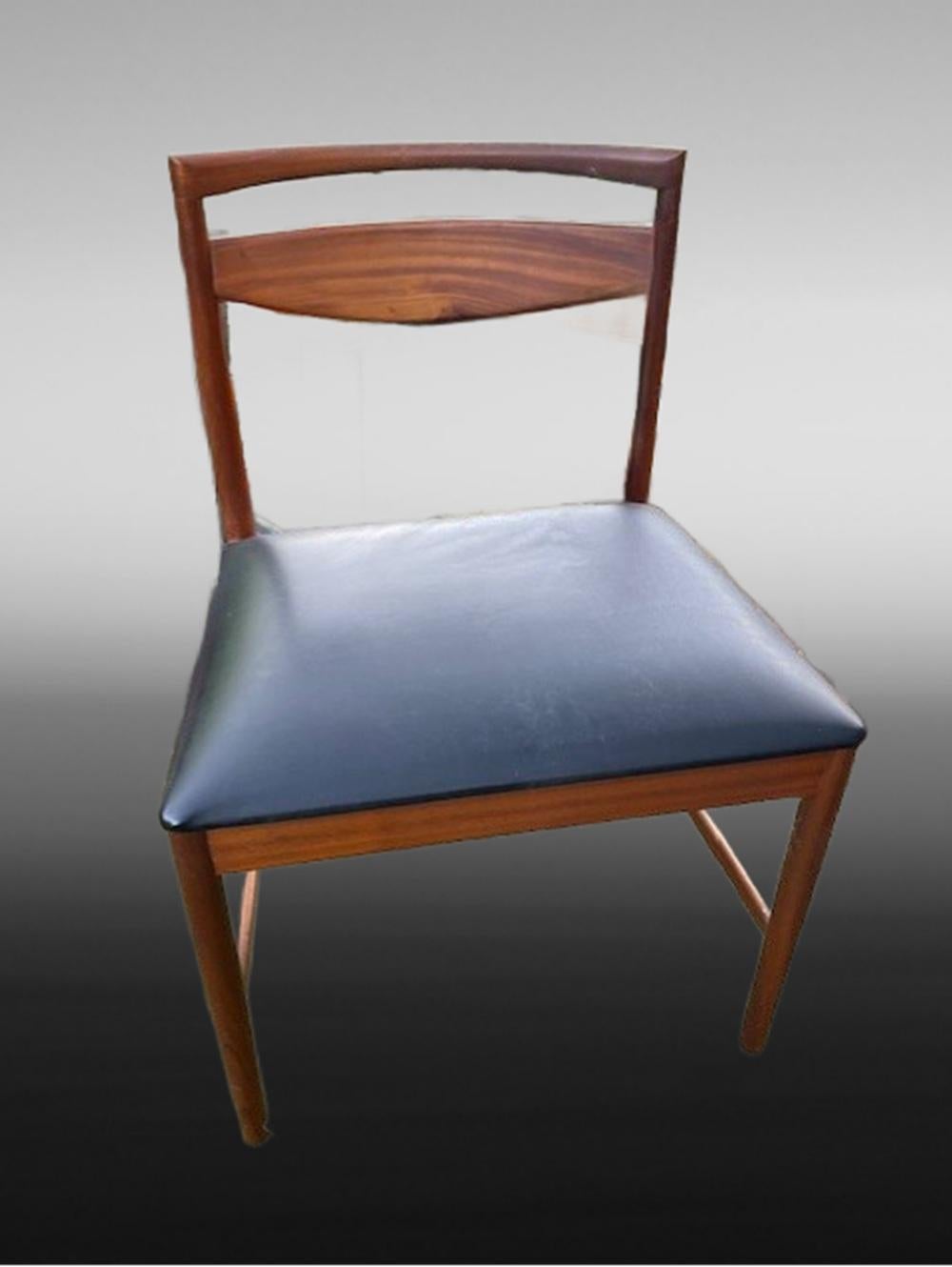 Set di 4 sedie da pranzo in teak Mcintosh del Medioevo in vendita 2