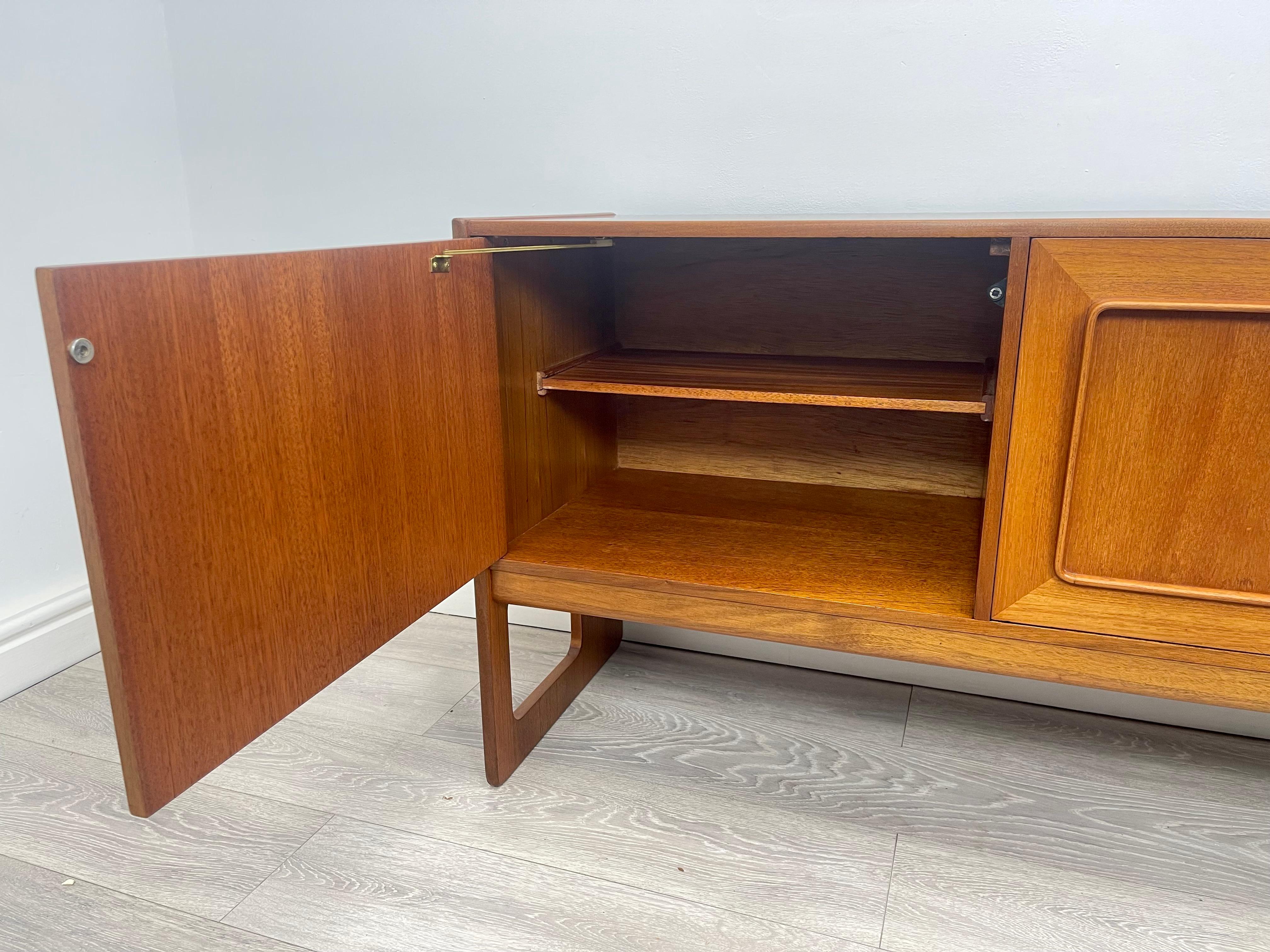 Mid Century Mcintosh Teak Sideboard  In Excellent Condition In Hull, GB