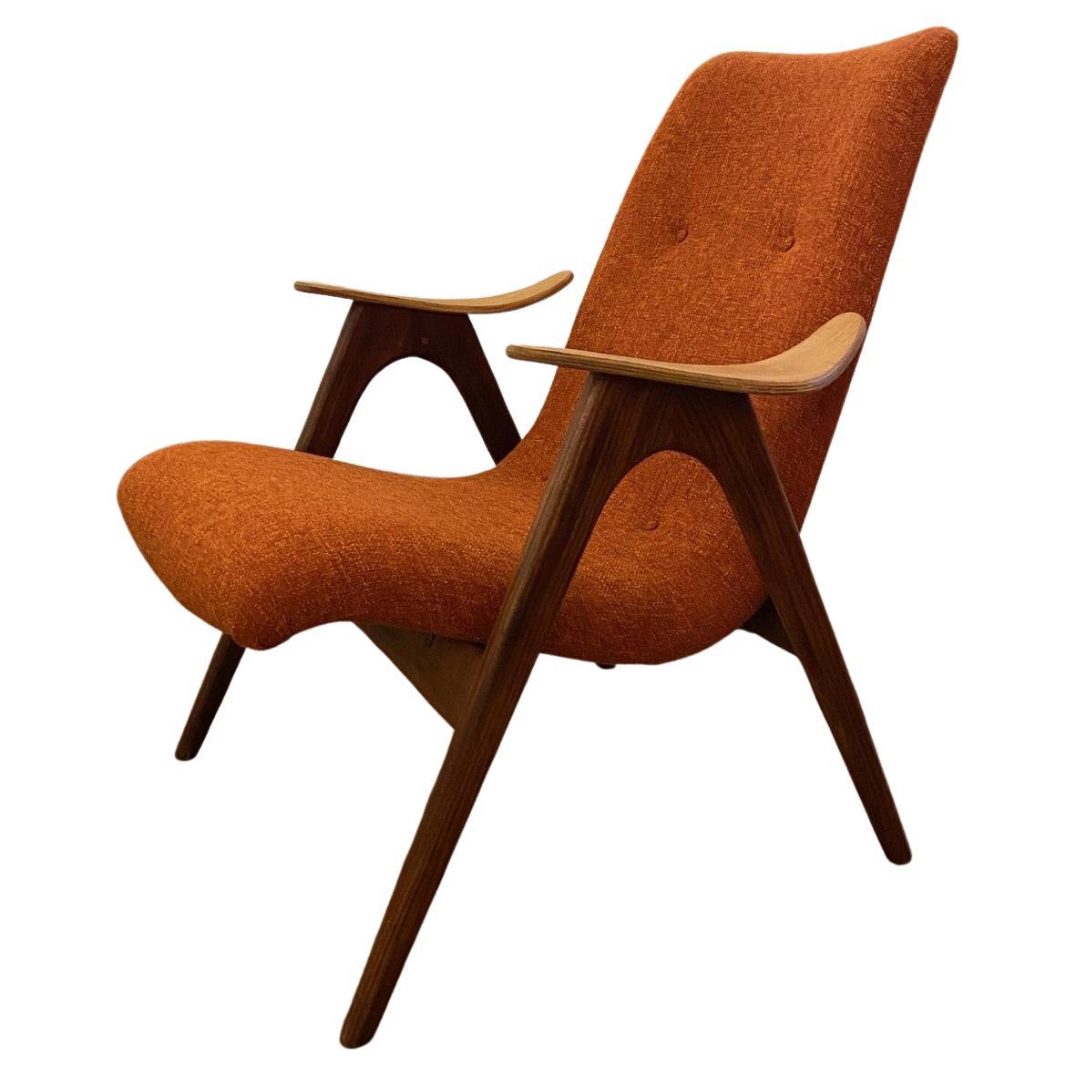 Mid Century Medellin Lounge Chair in the Style of Adrian Pearsall For Sale