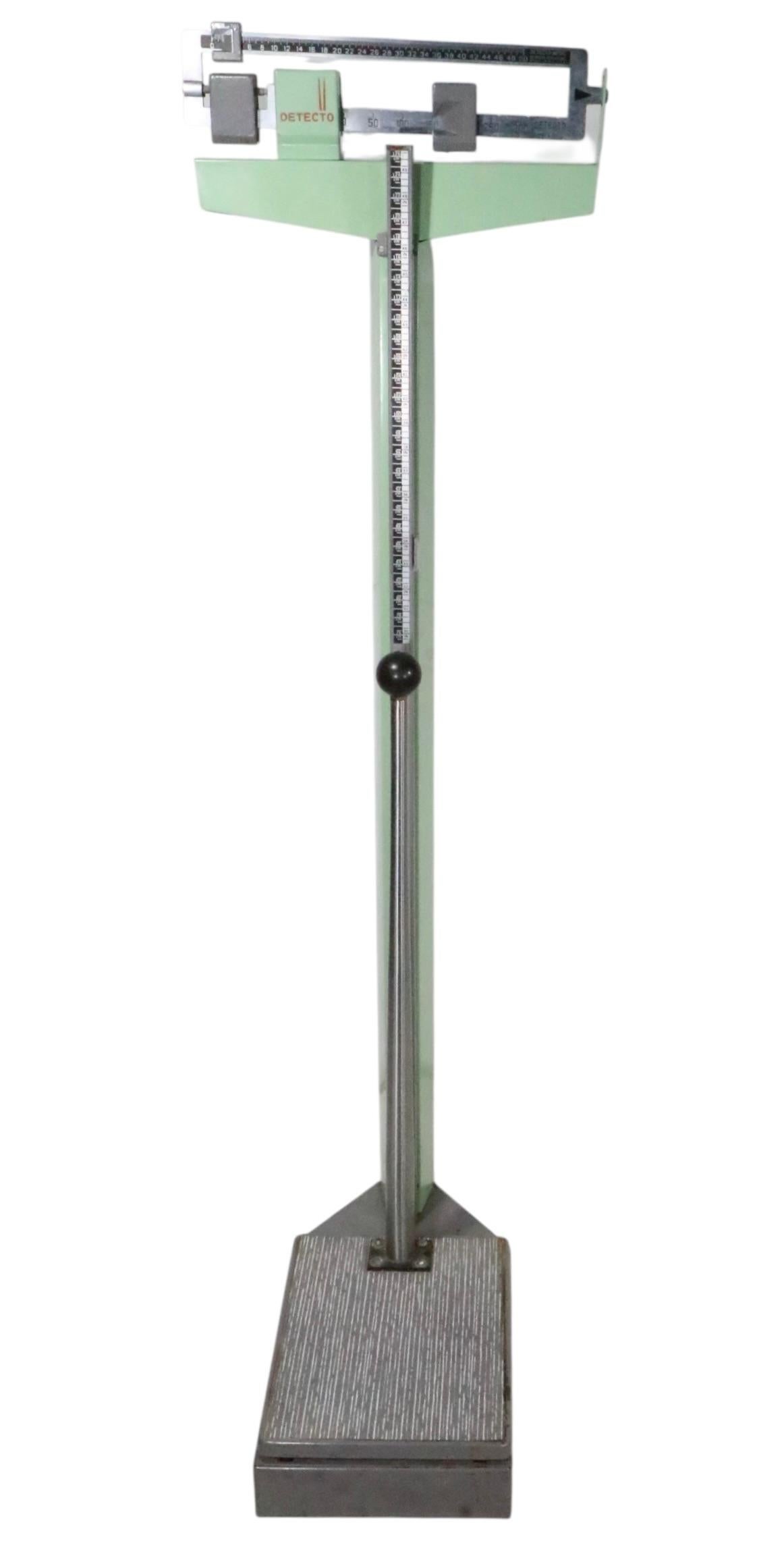 Mid Century Medical Floor Model Scale par Detecto en vente 8