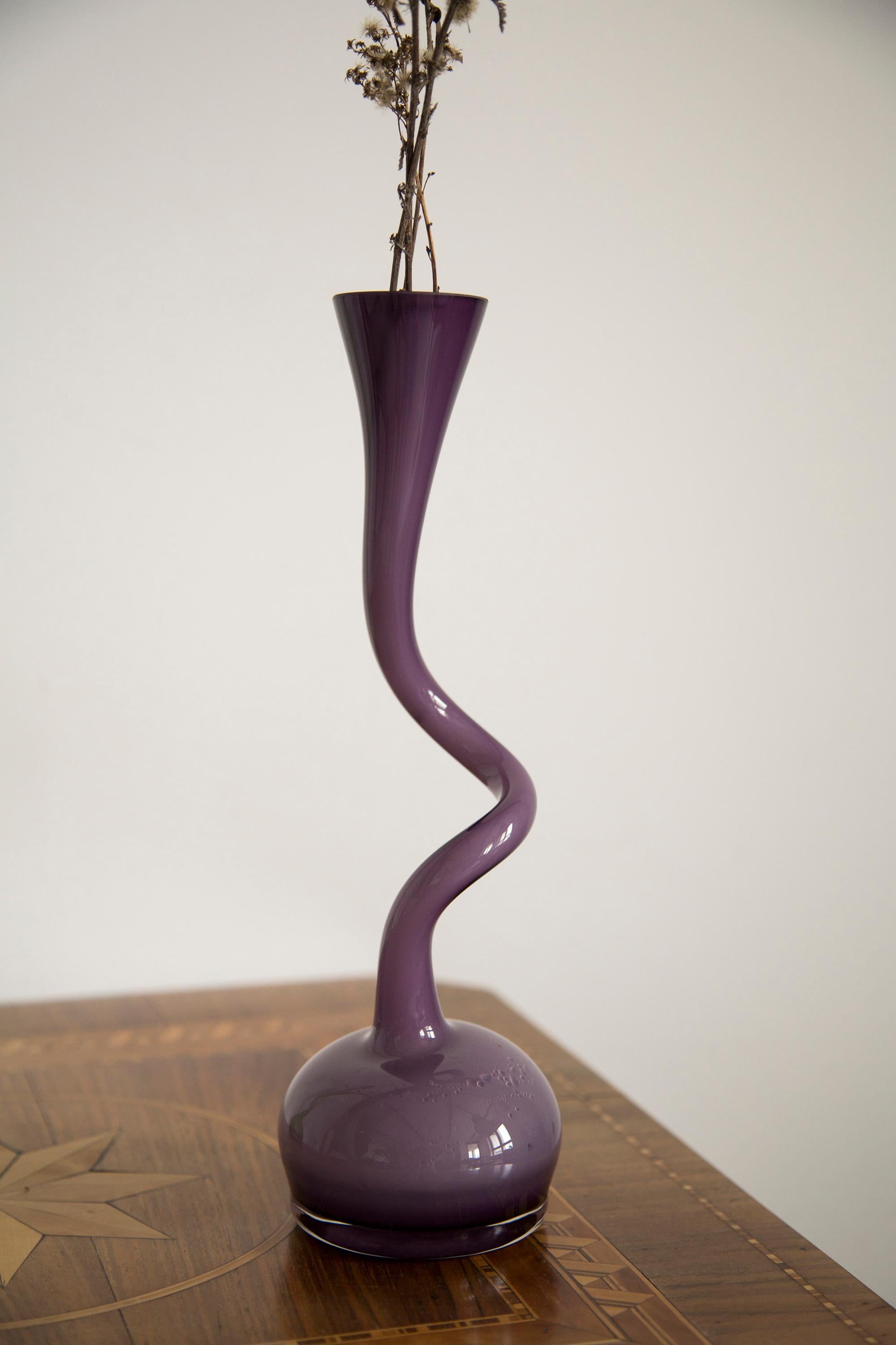 Italian Midcentury Medium Purple Violet Twisted Vase, Europe, 1960s