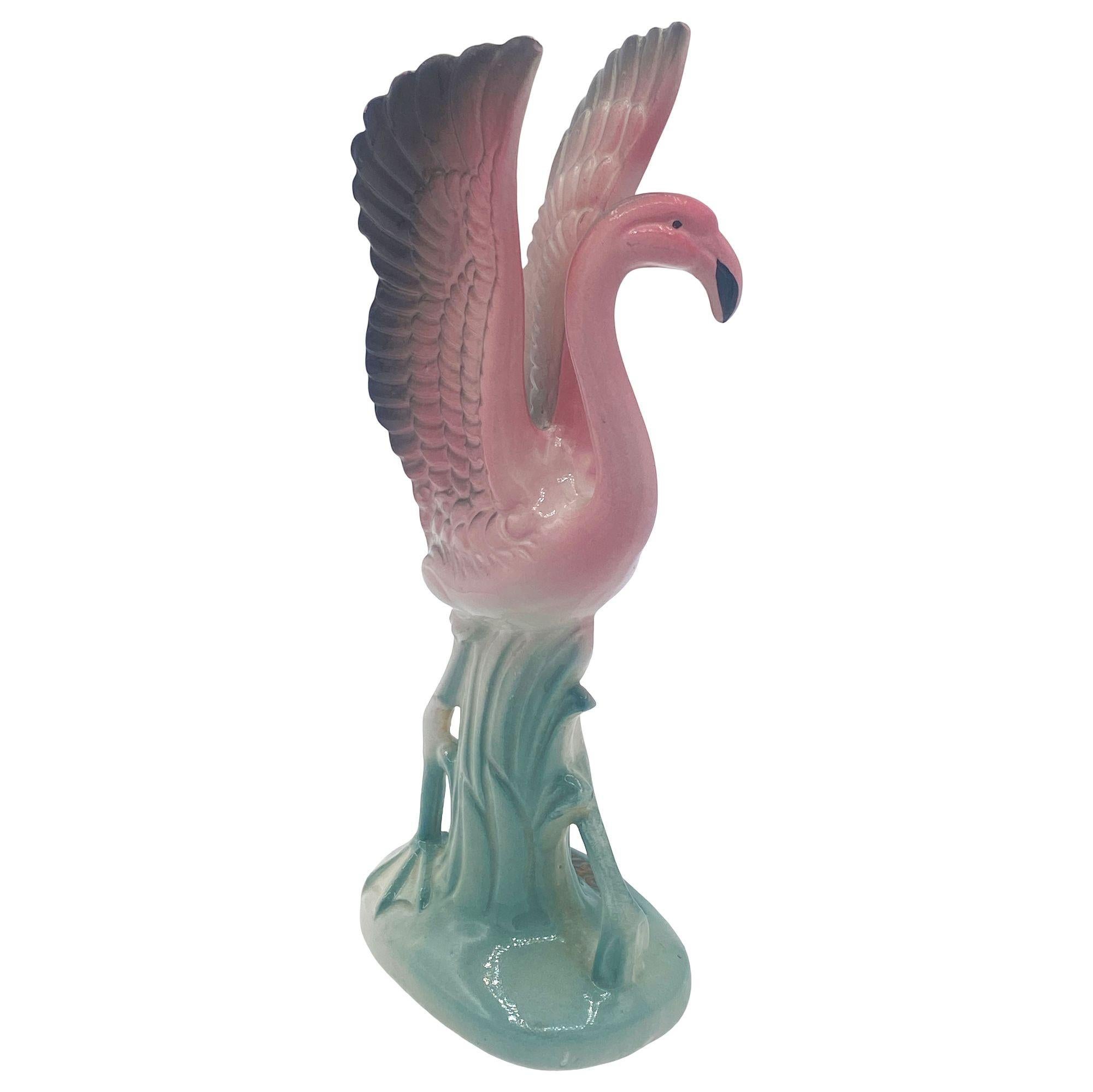 Statue di fenicotteri rosa in ceramica abbinate di metà secolo 