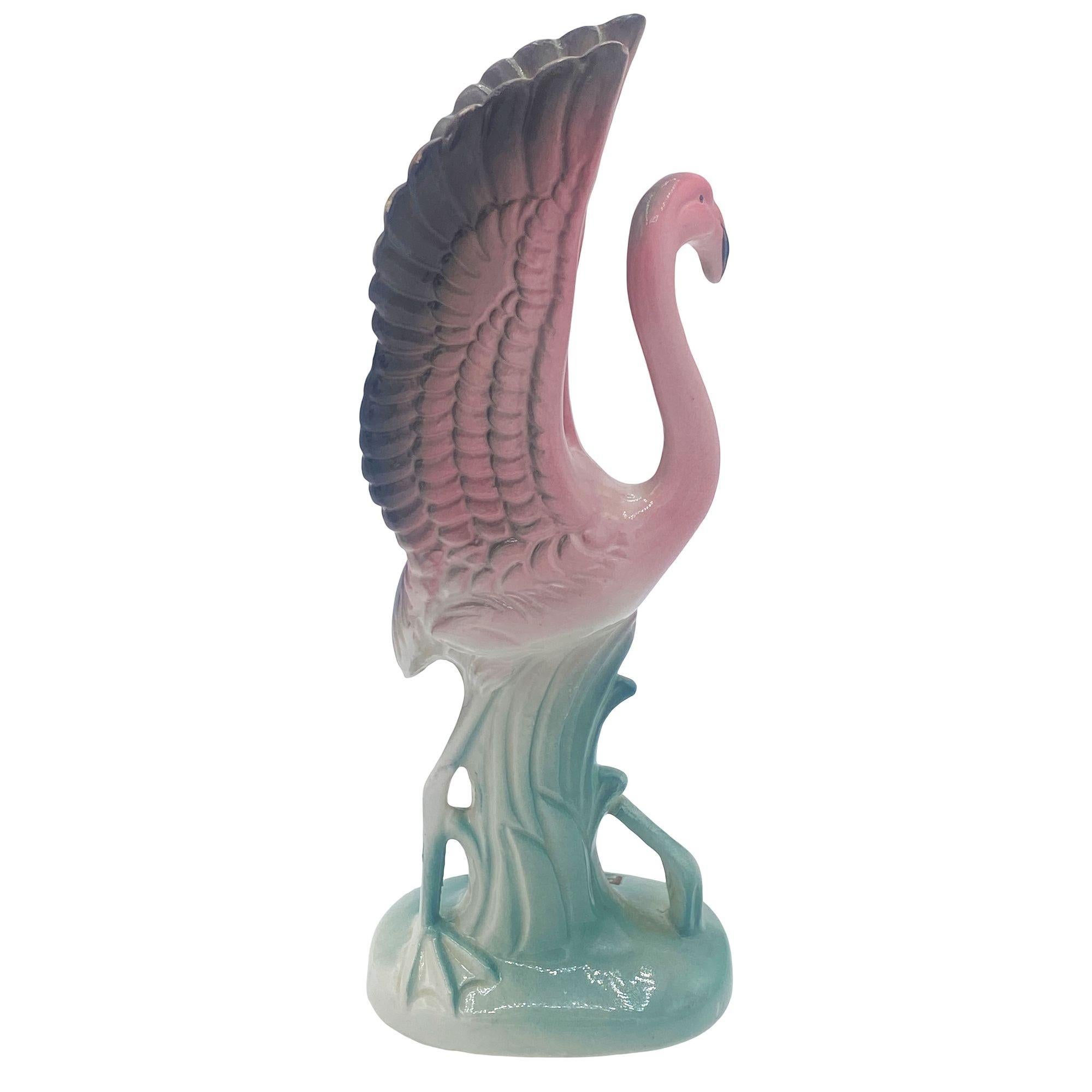 Statue di fenicotteri rosa in ceramica abbinate di metà secolo 