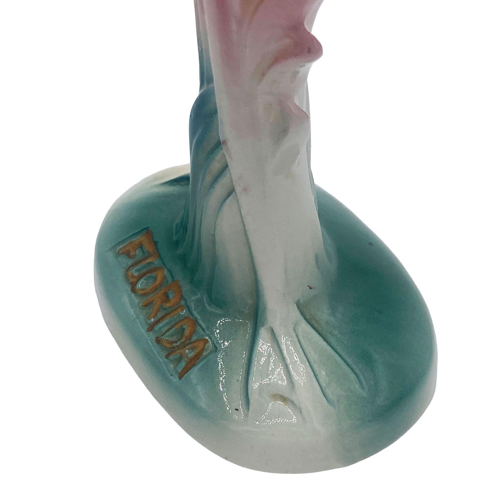 Ceramica Statue di fenicotteri rosa in ceramica abbinate di metà secolo 