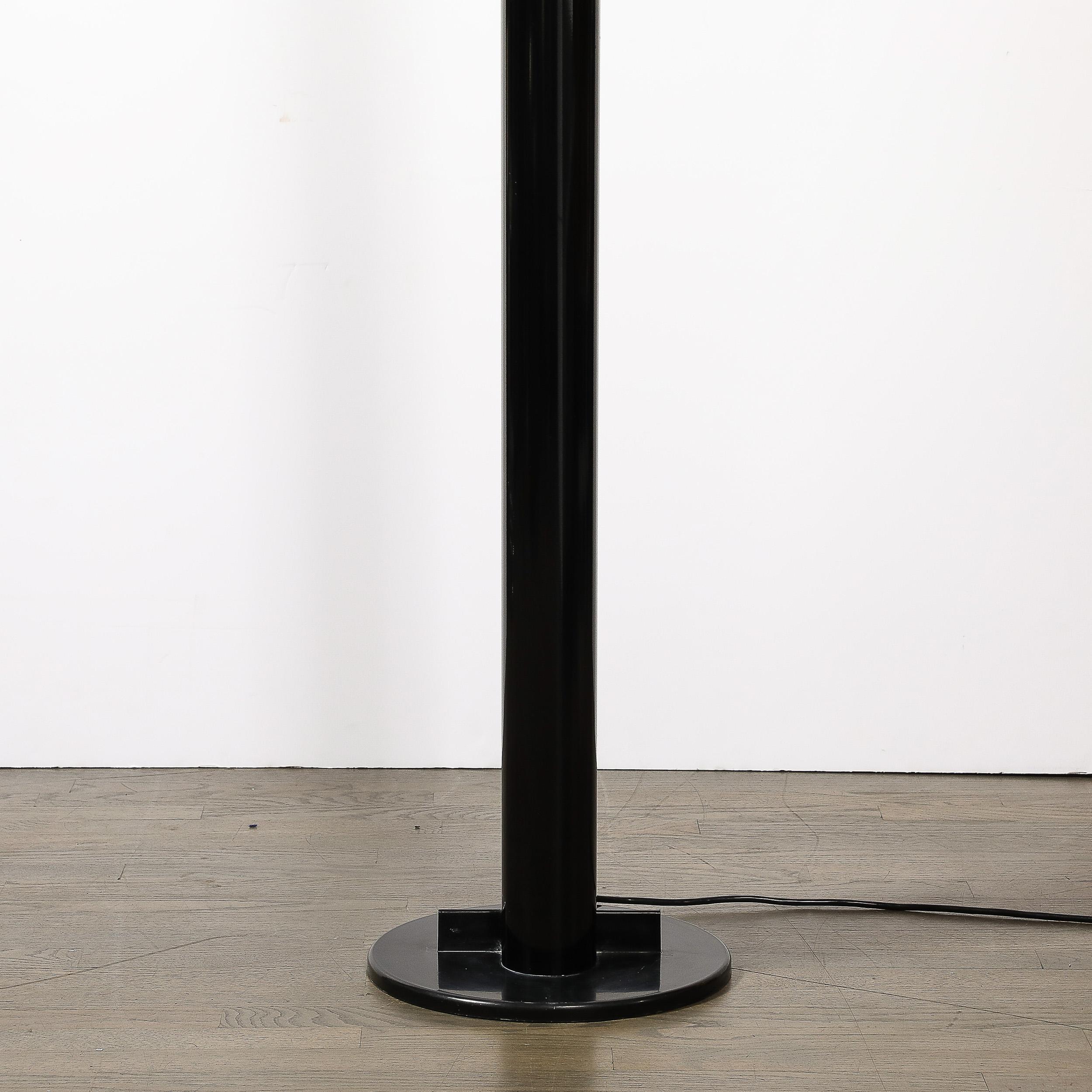 Mid-Century moderno Lampada da terra Megaron di metà secolo con smalto nero di Gianfranco Frattini per Artemide in vendita